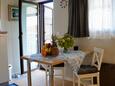 Rovinj, Eetkamer in the studio-apartment, (pet friendly) en WiFi.