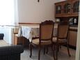 Jídelna Mundanije, Jídelna v ubytování typu apartment, domácí mazlíčci povoleni a WiFi.