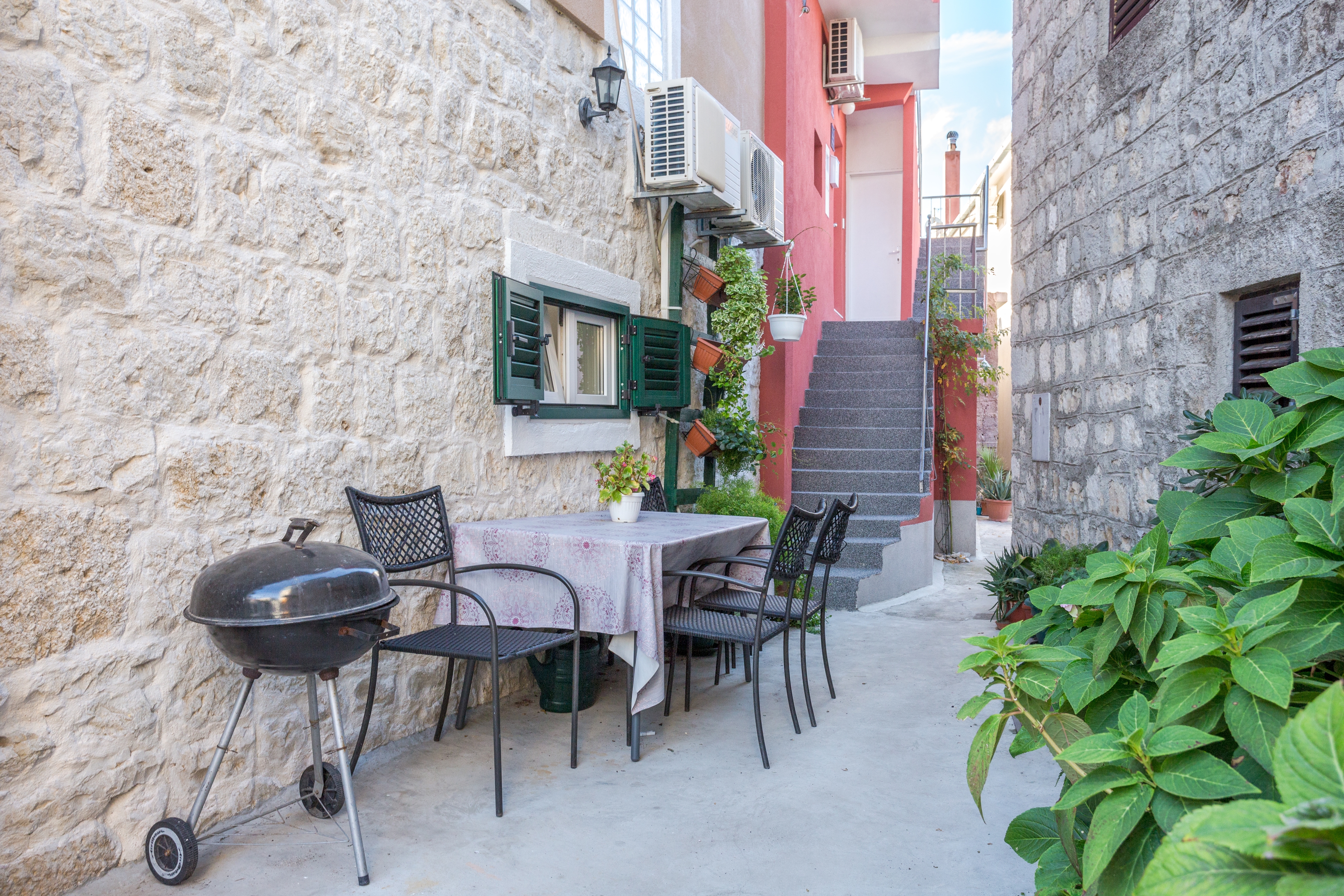 Two bedroom apartment with terrace Kaštel Štafilić, Kaštela (A-15110-a) Two bedroom apartment with terrace Kaštel Štafilić, Kaštela (A-15110-a)