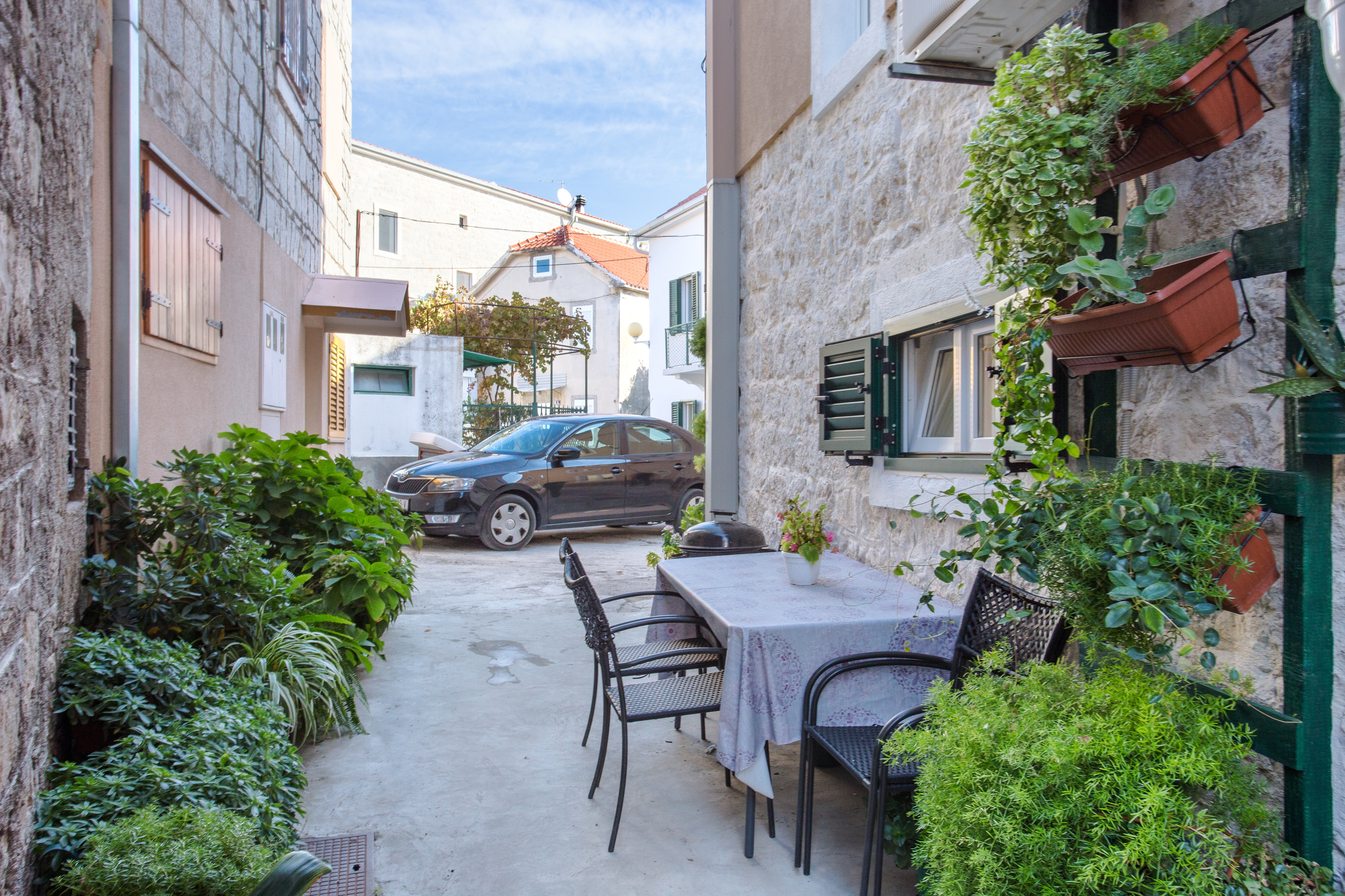Two bedroom apartment with terrace Kaštel Štafilić, Kaštela  A-a