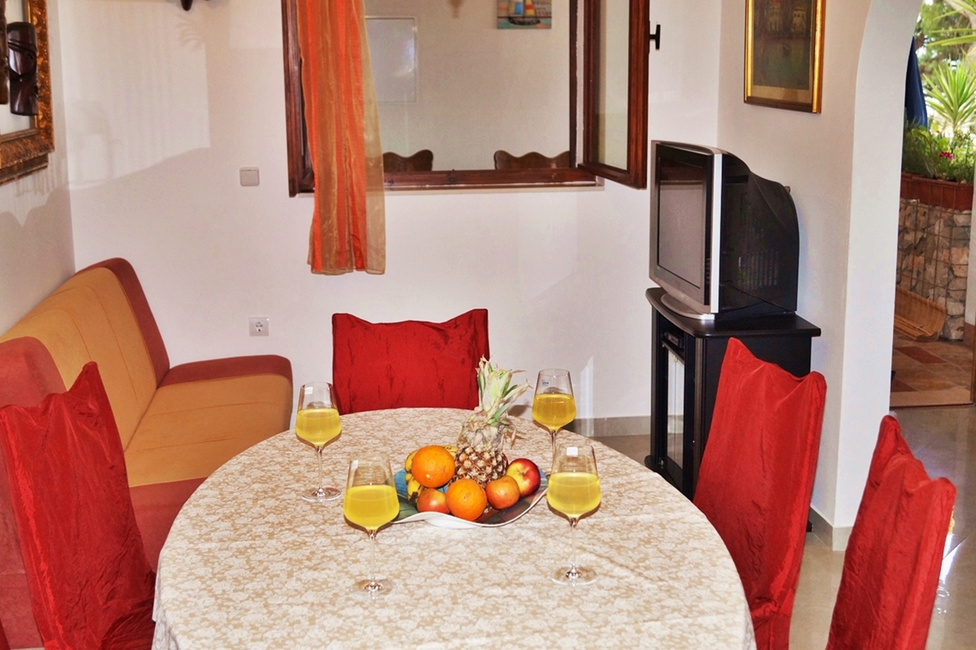 Two bedroom apartment near beach Krilo Jesenice, Omiš (A-15145-a)