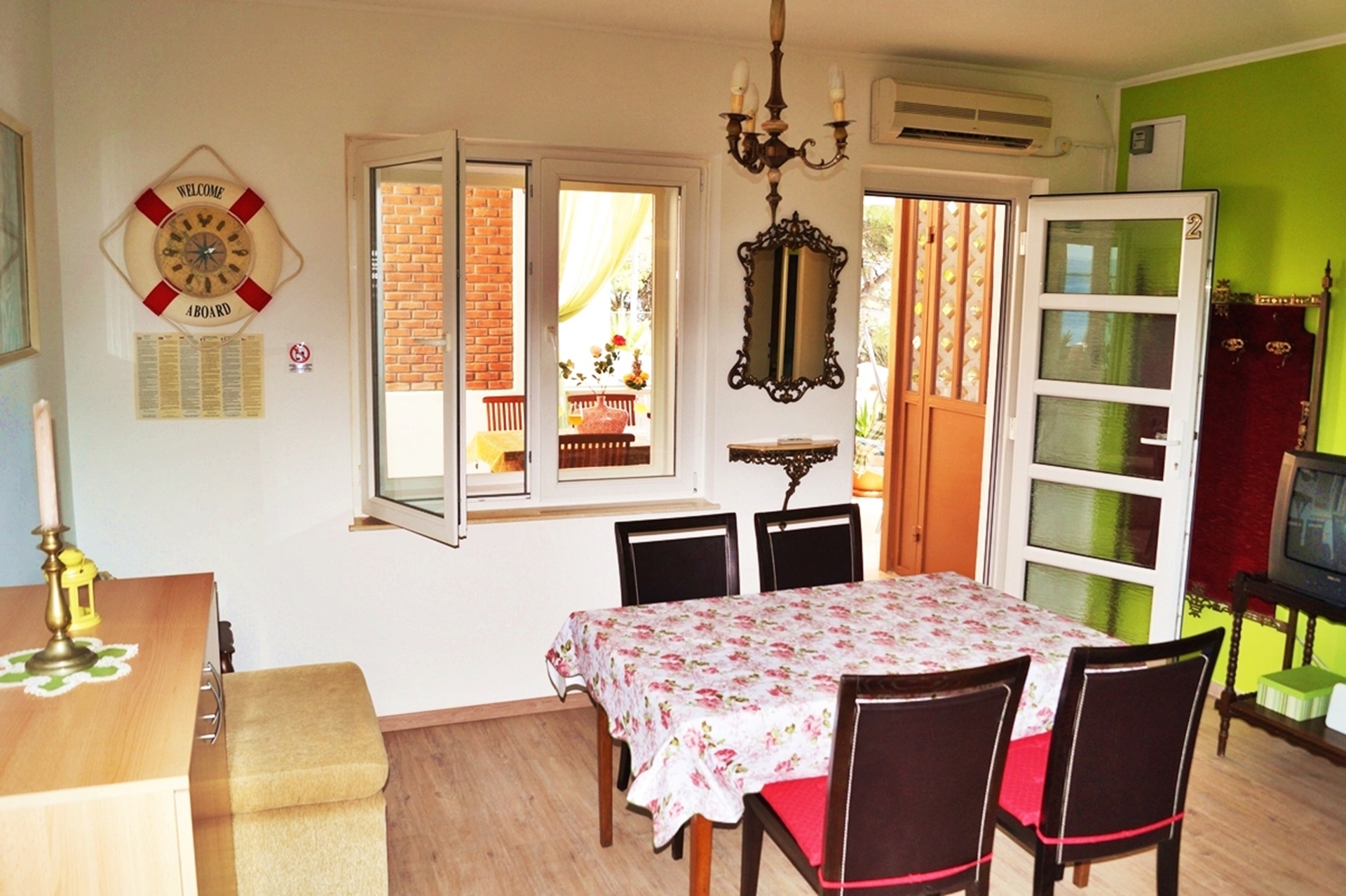 Two bedroom apartment near beach Krilo Jesenice, Omiš (A-15145-b)