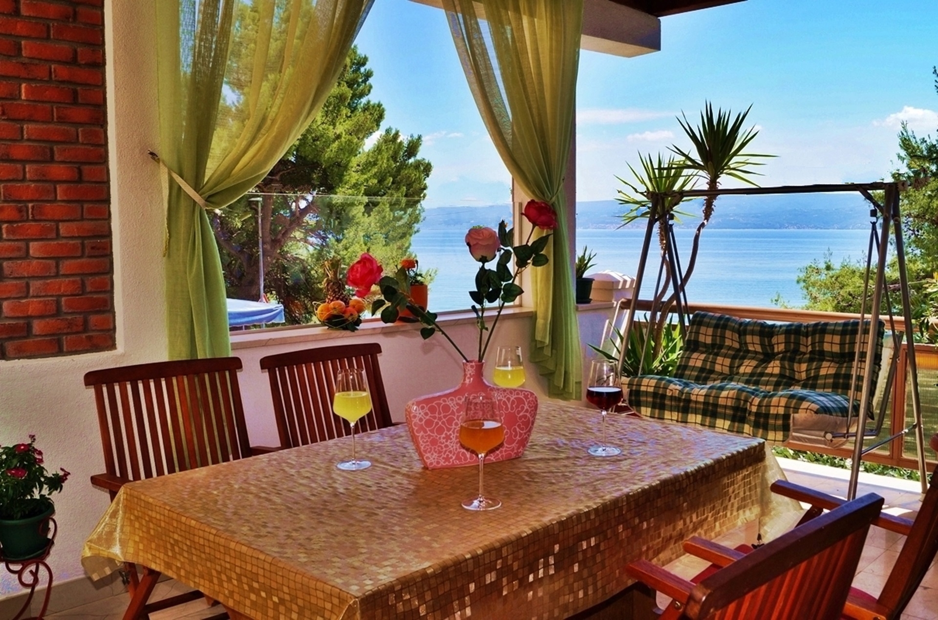 Two bedroom apartment near beach Krilo Jesenice, Omiš (A-15145-b)