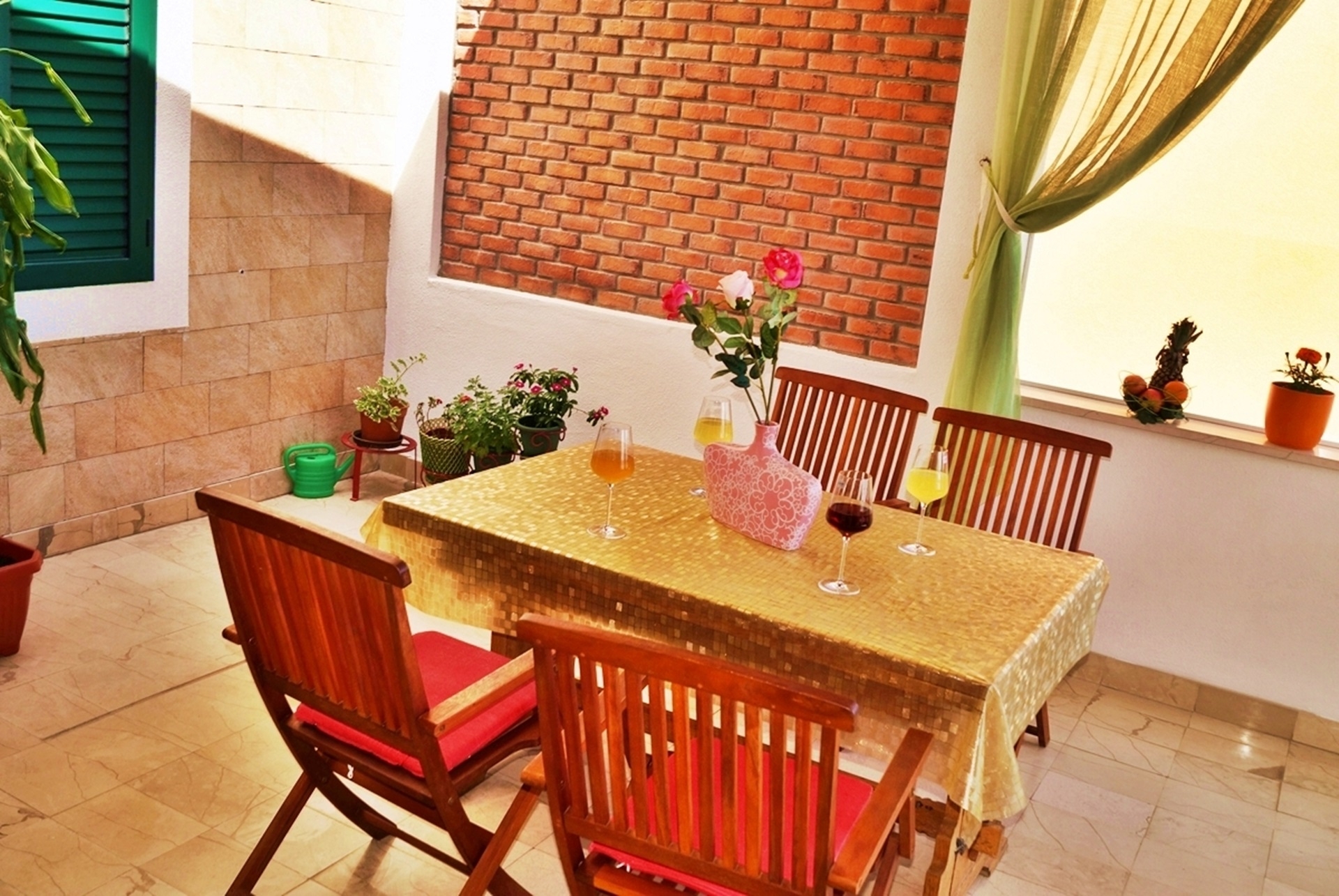Two bedroom apartment near beach Krilo Jesenice, Omiš  A-b