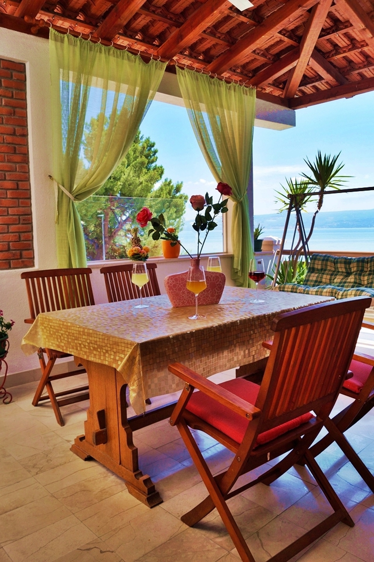 Two bedroom apartment near beach Krilo Jesenice, Omiš  A-b