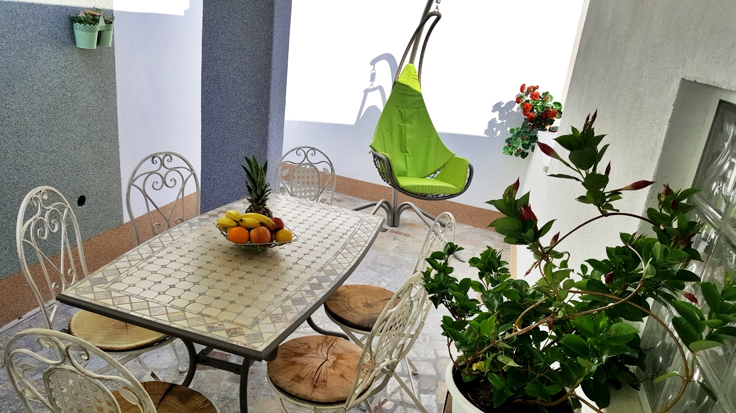 Two bedroom apartment near beach Krilo Jesenice, Omiš  A-c