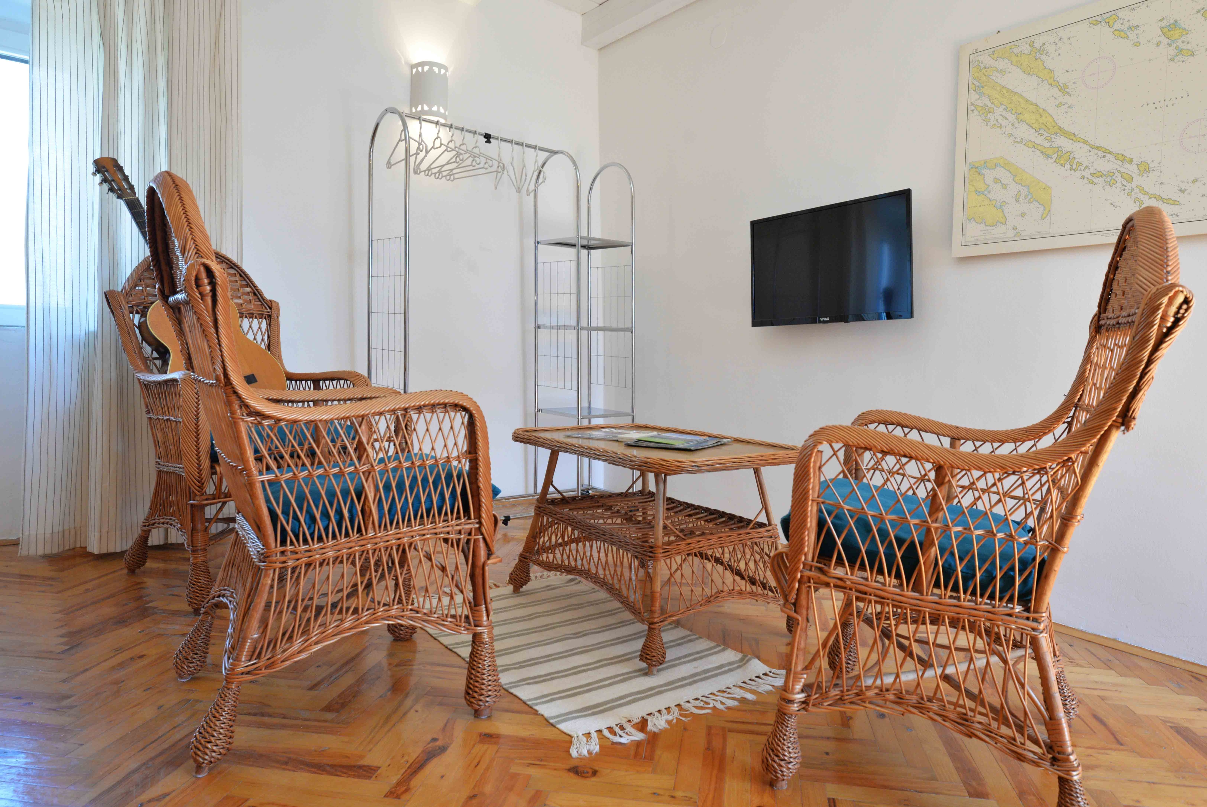 Two bedroom house with terrace Murter  K