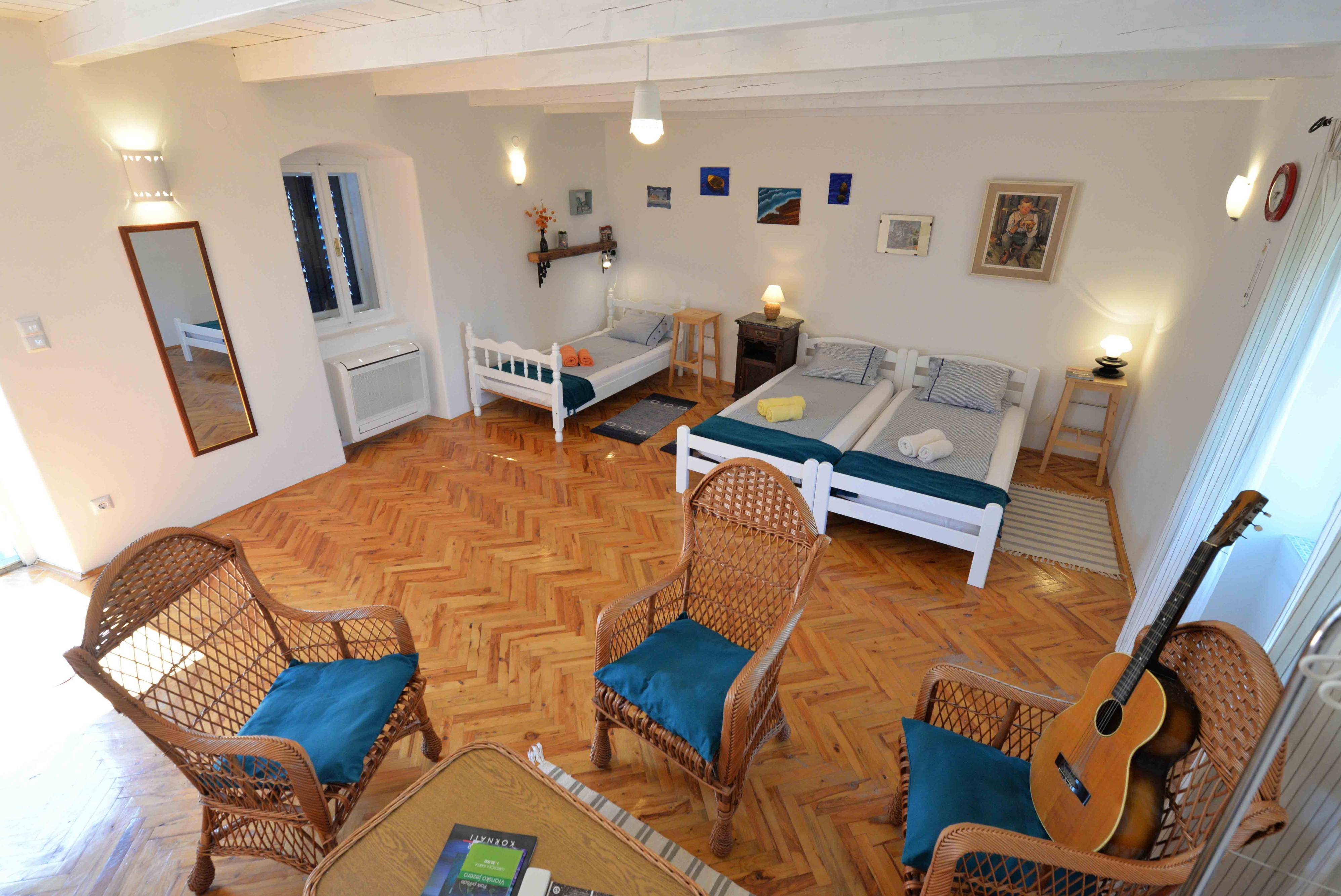 Two bedroom house with terrace Murter  K