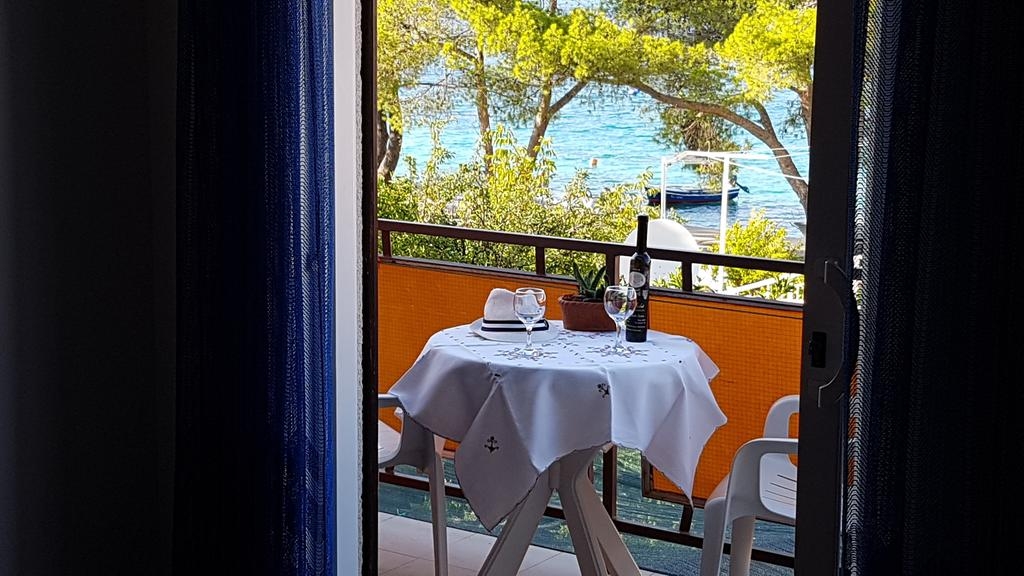 One bedroom apartment with balcony and sea view Lovište, Pelješac (A-15150-a)