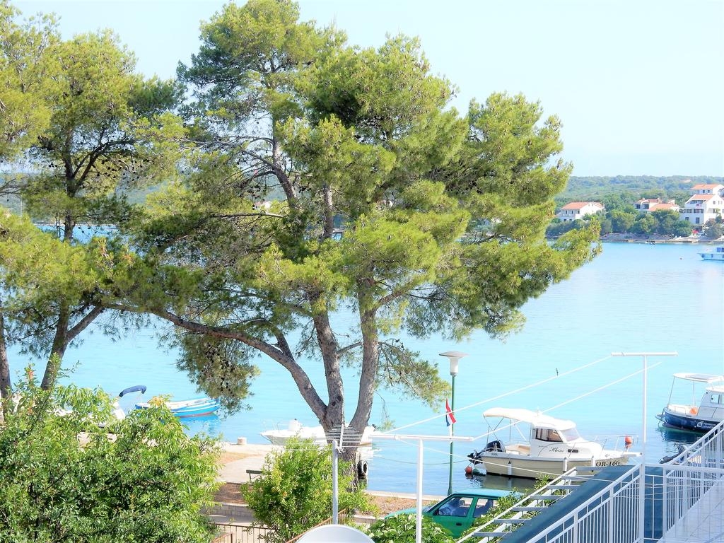 One bedroom apartment with balcony and sea view Lovište, Pelješac  A-a