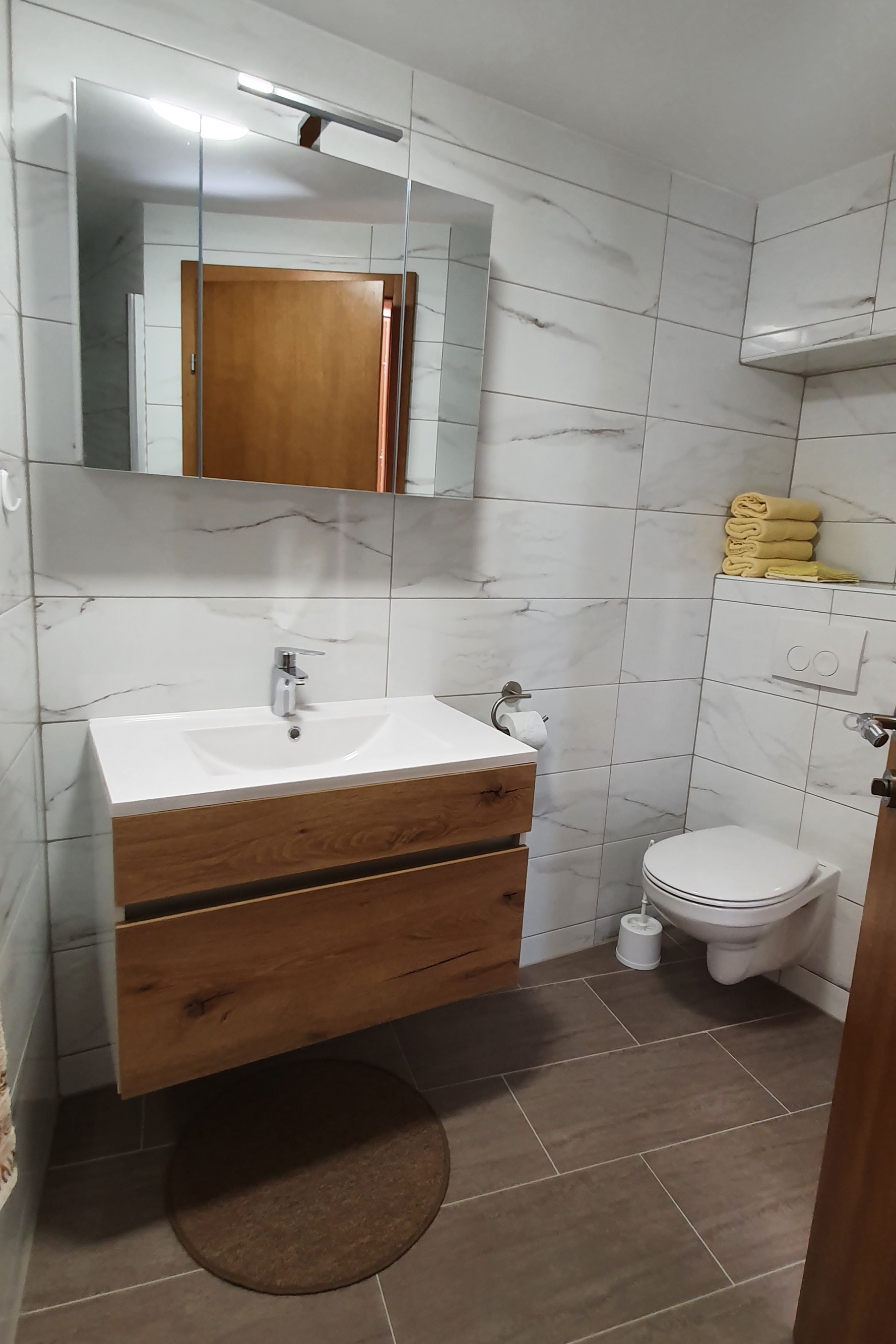 Two bedroom house with terrace and sea view Milovac, Paklenica  K