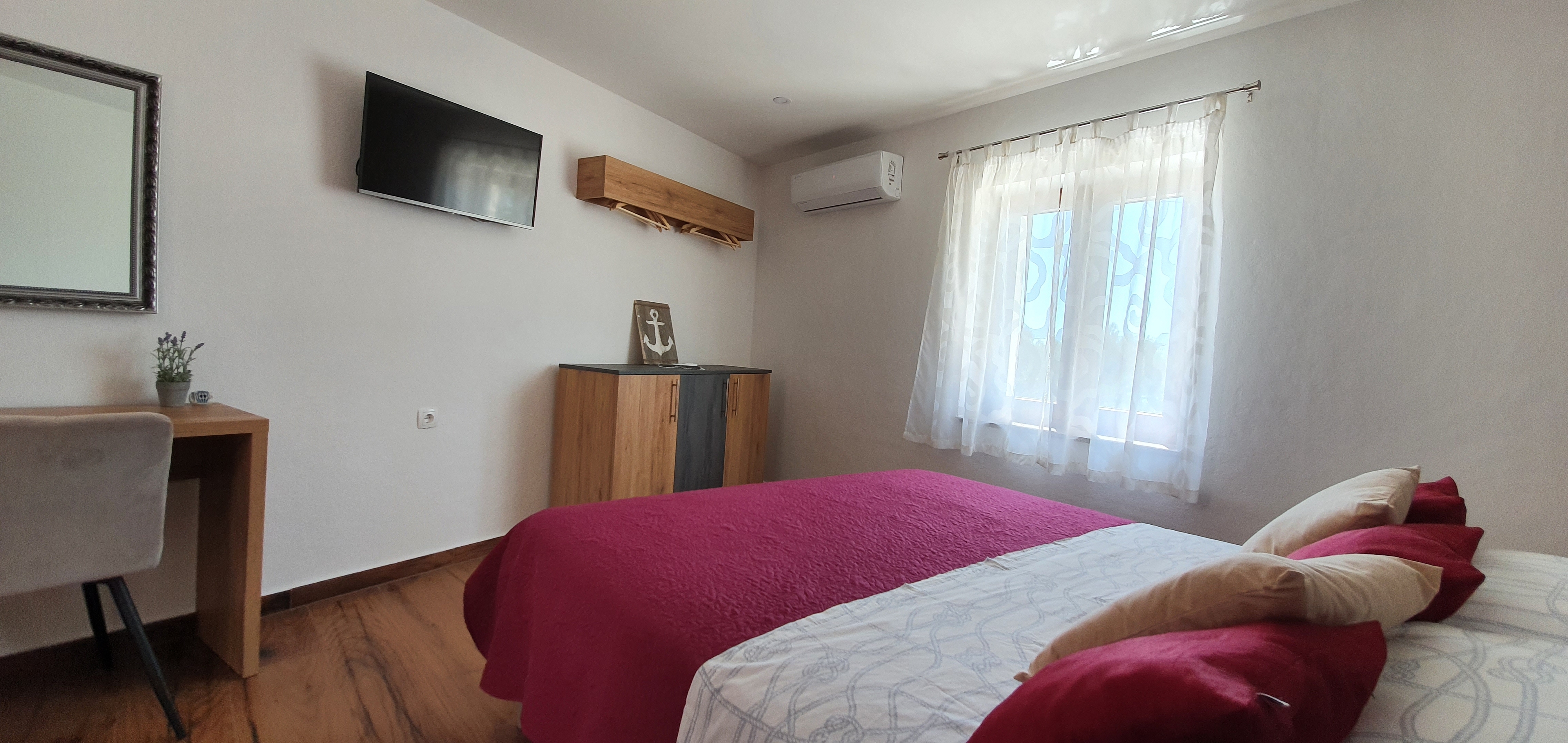 Two bedroom house with terrace and sea view Milovac, Paklenica  K