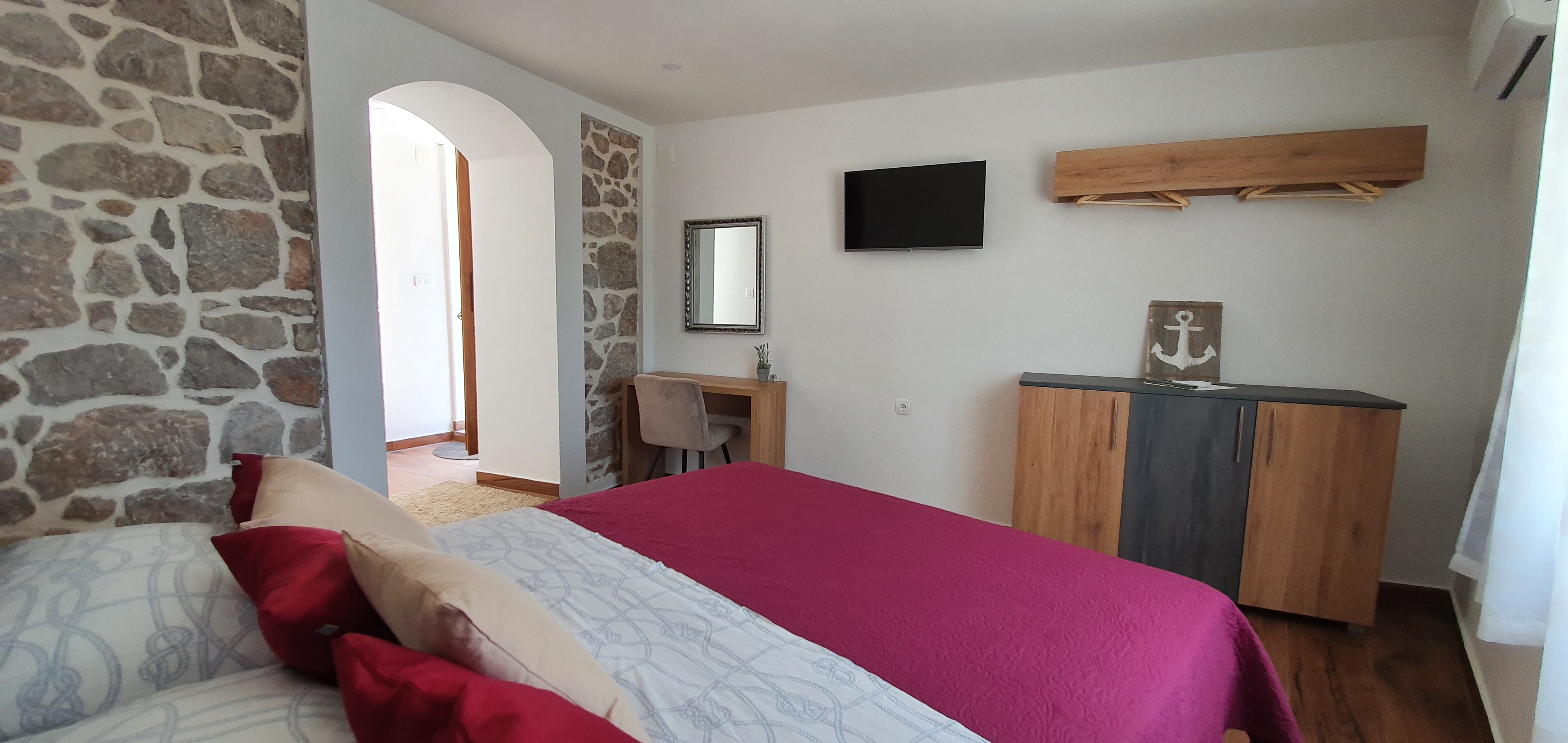 Two bedroom house with terrace and sea view Milovac, Paklenica  K