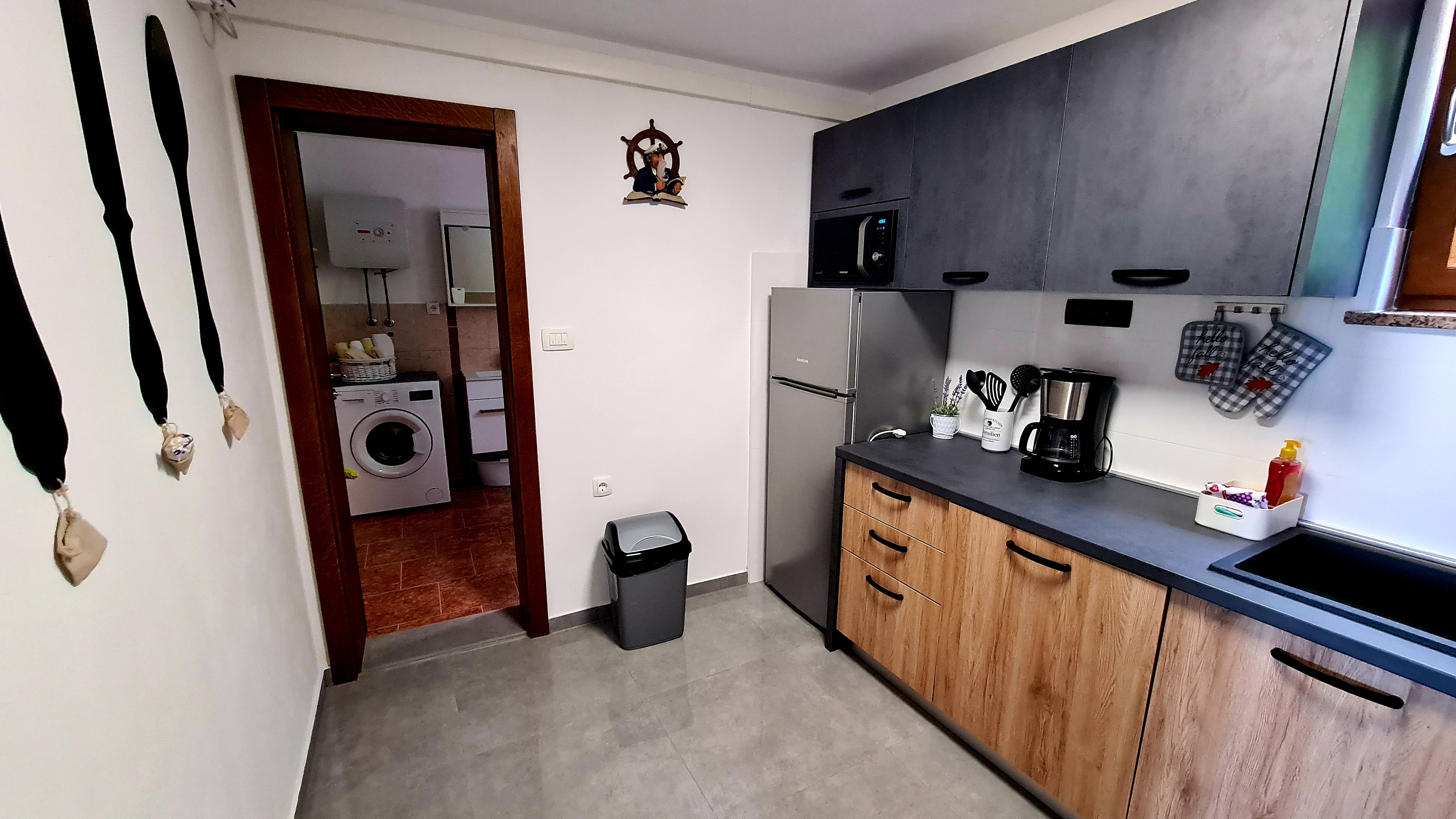 Two bedroom house with terrace and sea view Milovac, Paklenica  K
