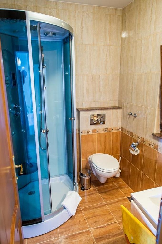 Comfortable and spacious house with terrace and sea view Rogoznica  K