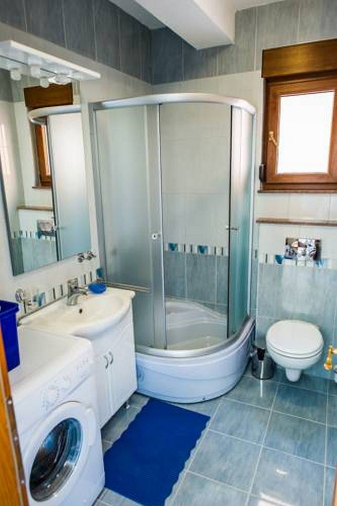 Comfortable and spacious house with terrace and sea view Rogoznica  K