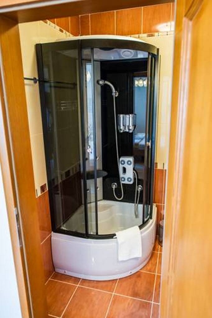 Comfortable and spacious house with terrace and sea view Rogoznica  K