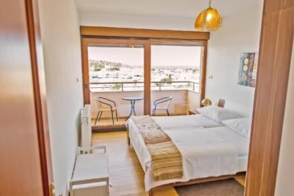 Comfortable and spacious house with terrace and sea view Rogoznica  K