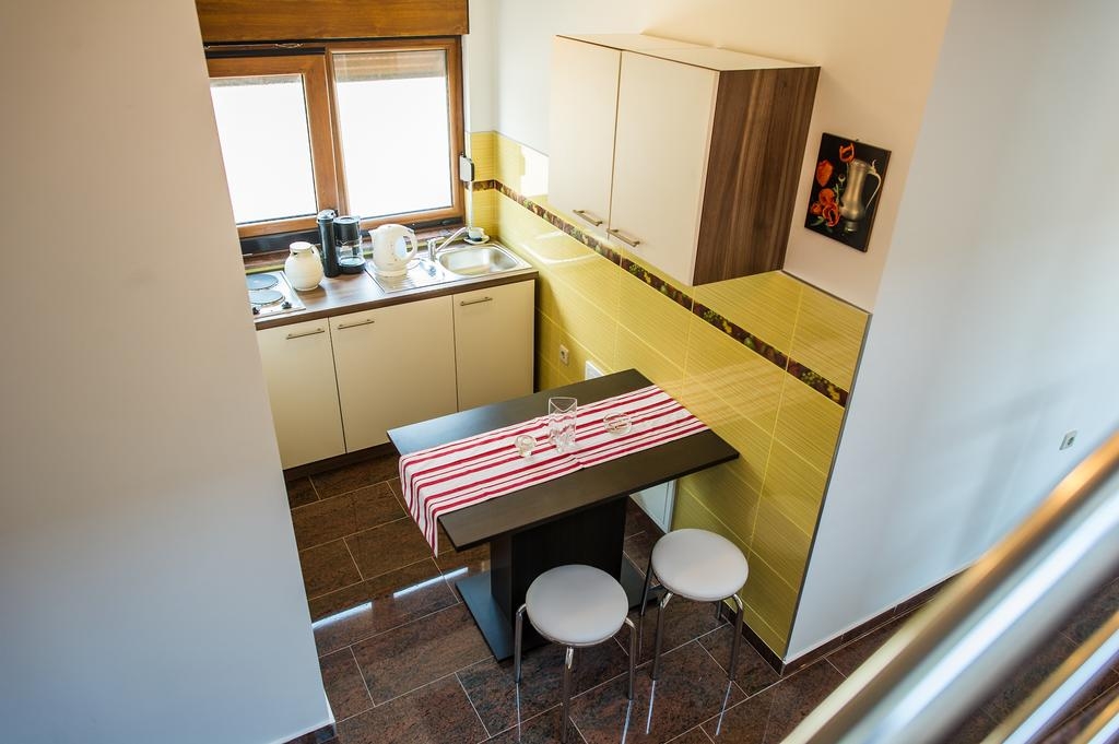 Comfortable and spacious house with terrace and sea view Rogoznica  K