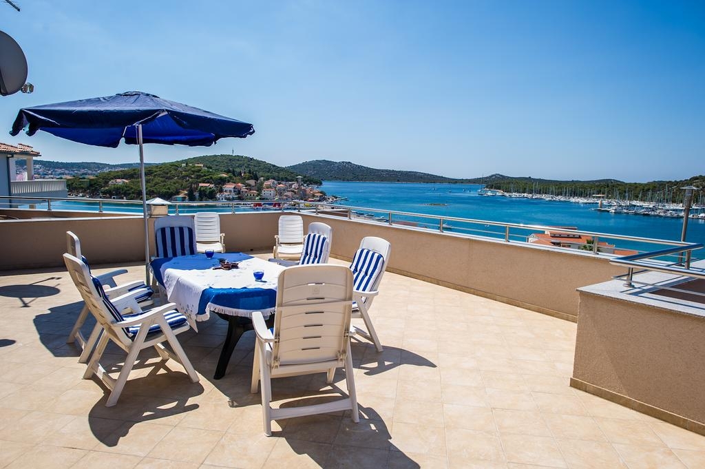 Haus im Ort Rogoznica (Rogoznica), Kapazität1 Ferienhaus  Sibenik Riviera