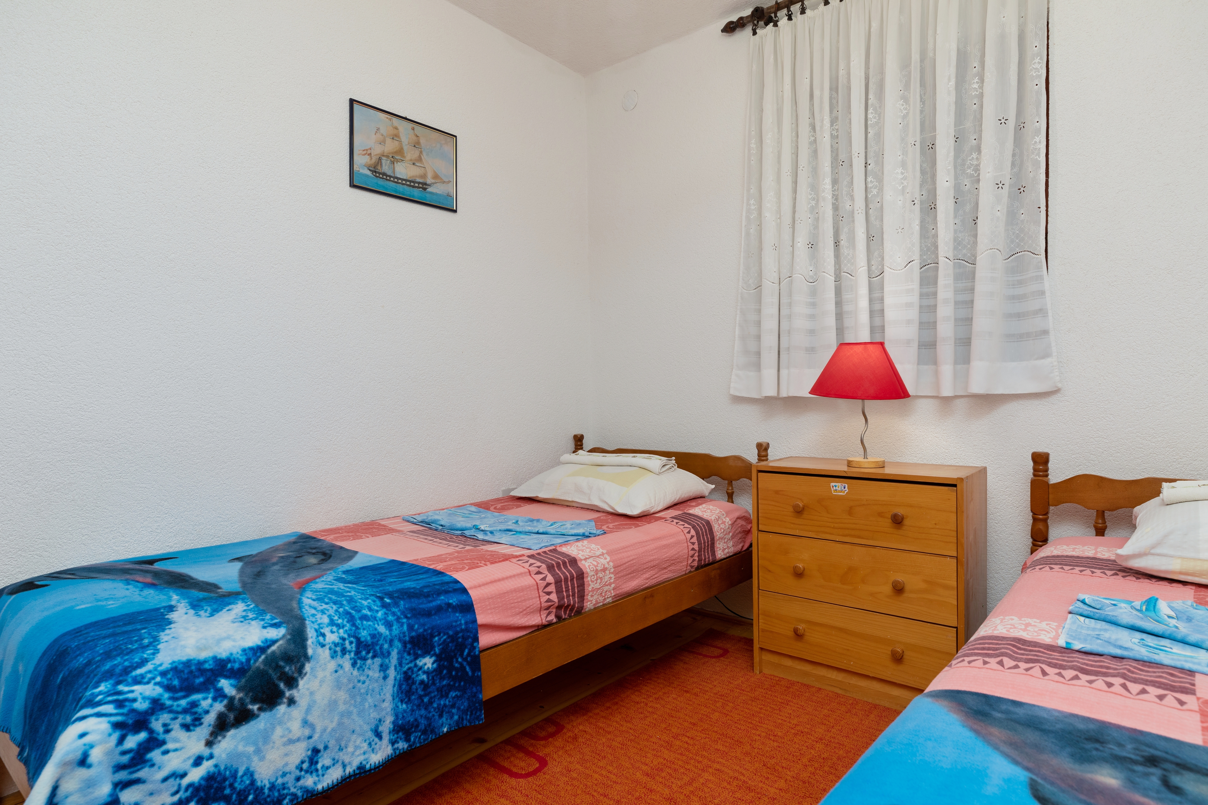 Two bedroom apartment near beach Pisak, Omiš  A-a