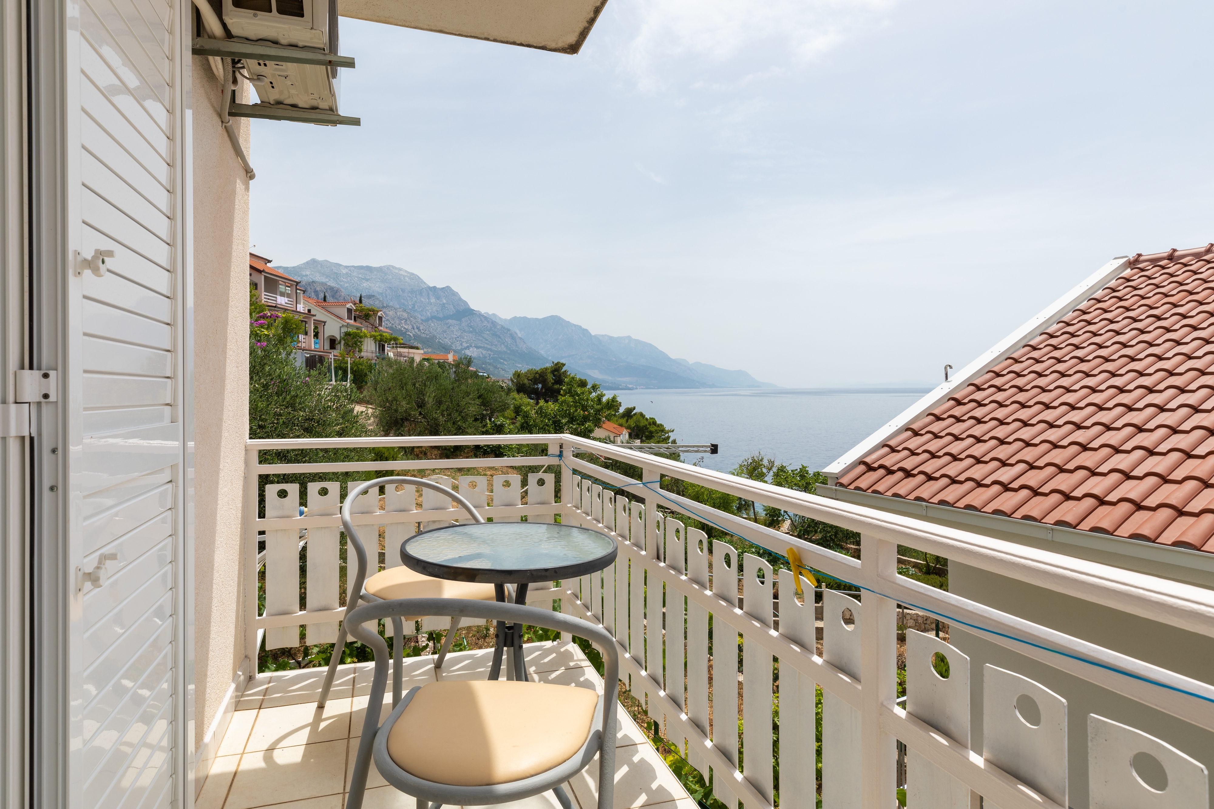 Two bedroom apartment near beach Pisak, Omiš  A-b