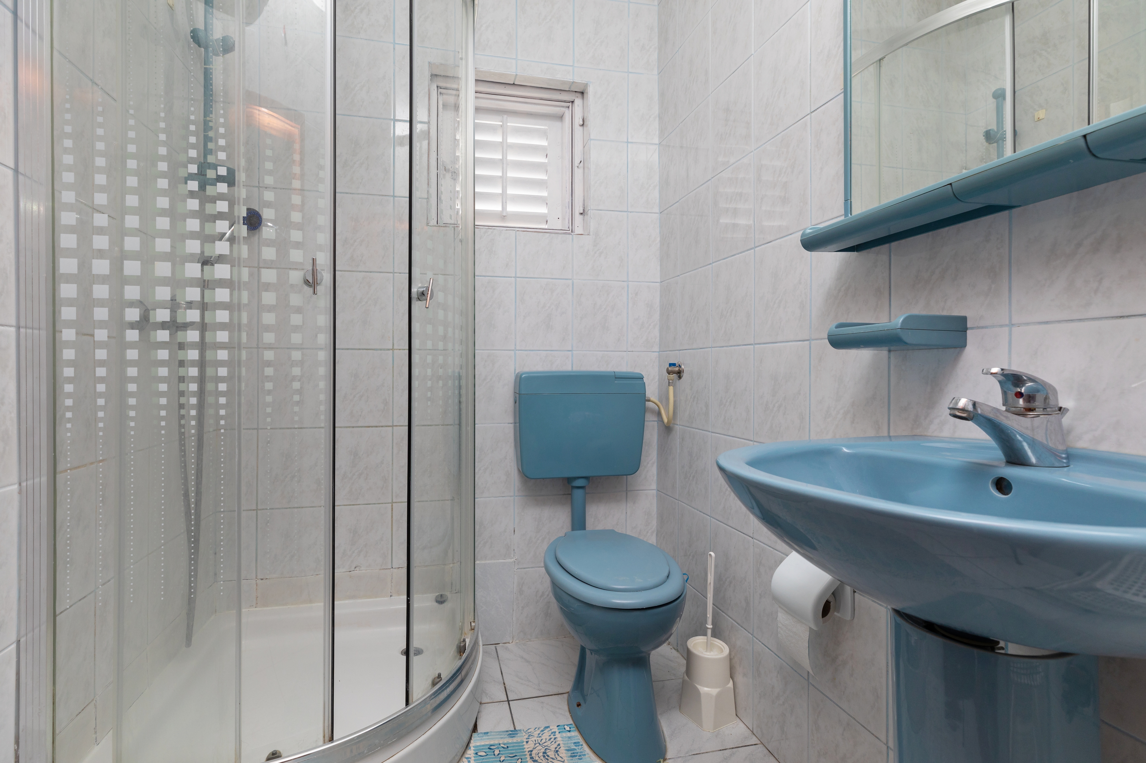 Two bedroom apartment near beach Pisak, Omiš  A-b