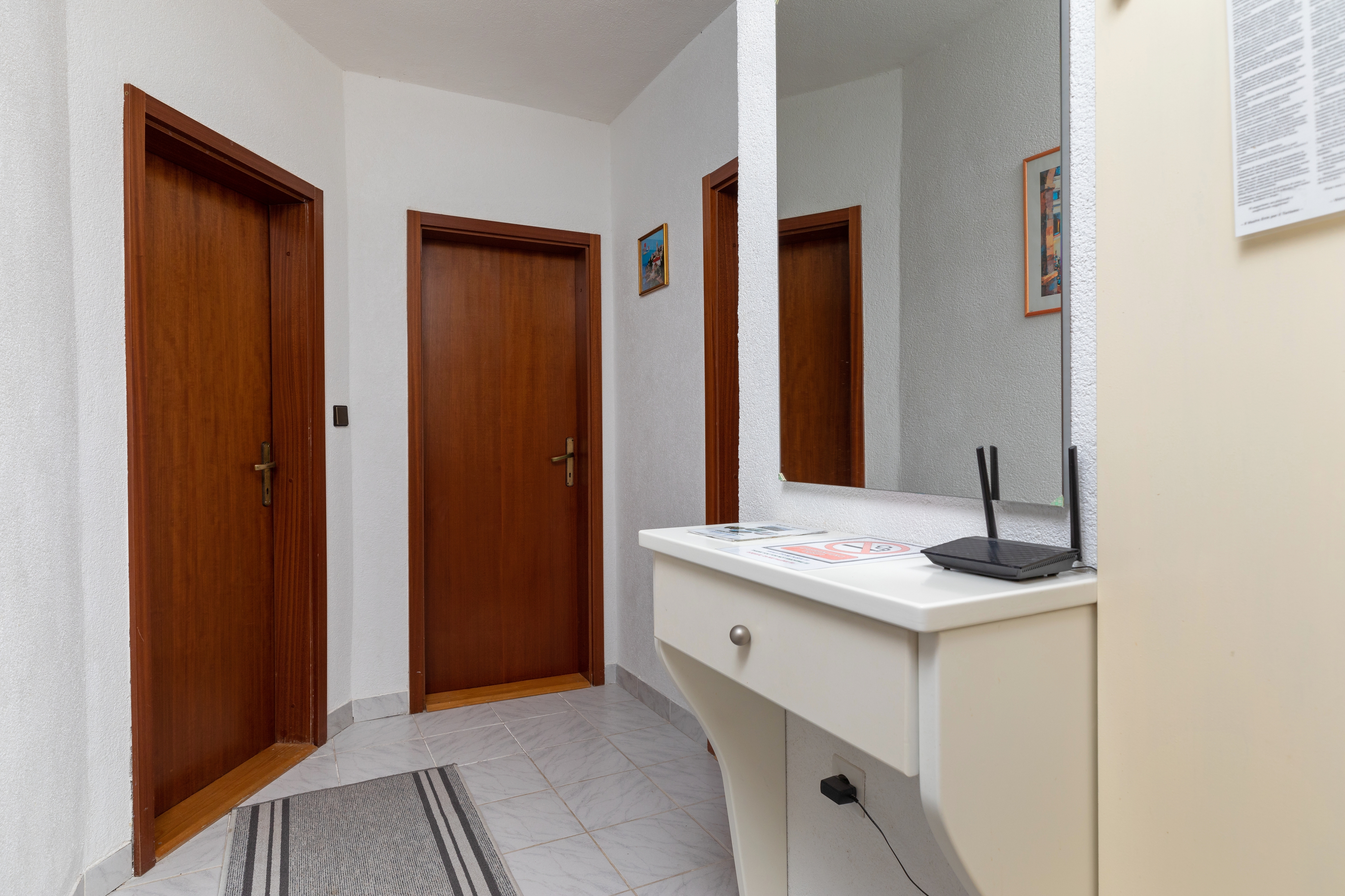 Two bedroom apartment near beach Pisak, Omiš  A-b