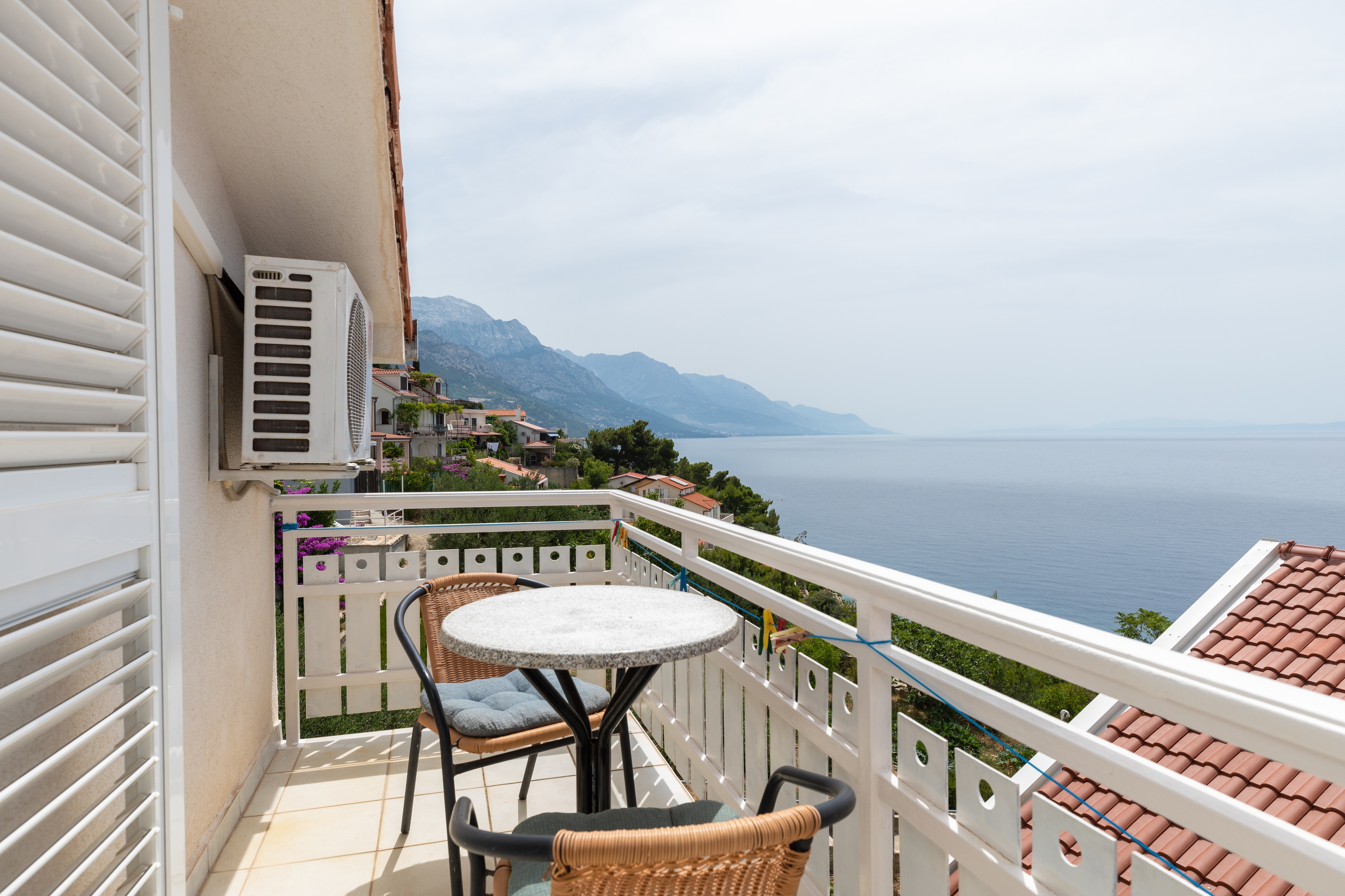 One bedroom apartment near beach Pisak, Omiš  A-c