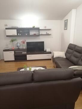 Bibinje, Living room in the apartment, air condition available and WiFi.