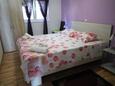 Solin, Bedroom 1 in the apartment, air condition available and WiFi.