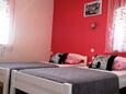 Spavaća soba 2 Solin, Spavaća soba 2 u smještaju tipa apartment, dostupna klima i WiFi.
