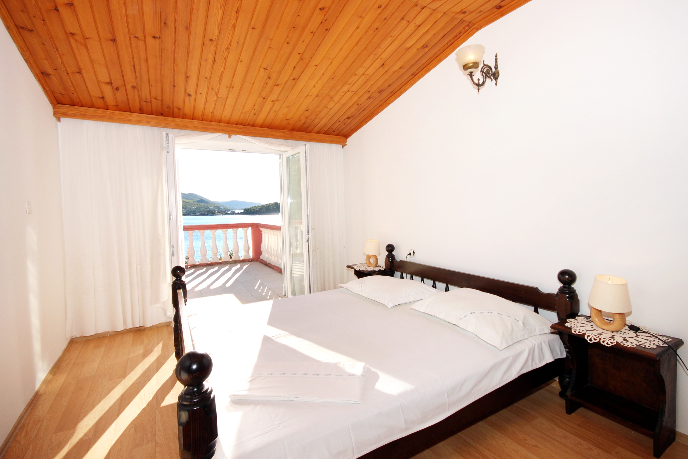 Two bedroom apartment near beach Prižba, Korčula  A-b