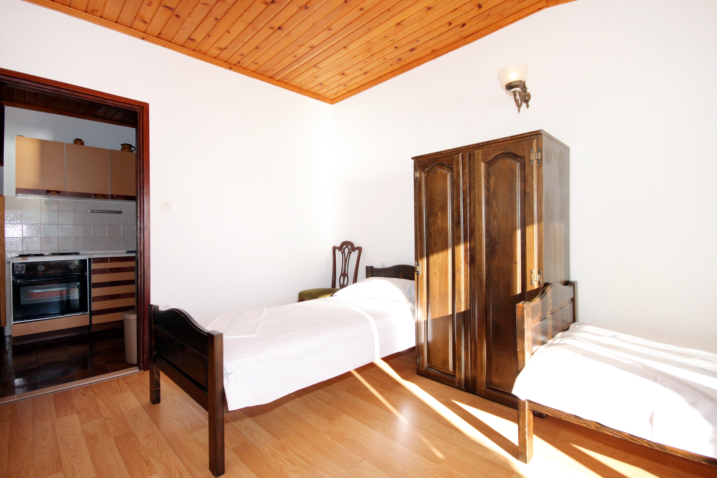 Two bedroom apartment near beach Prižba, Korčula  A-b