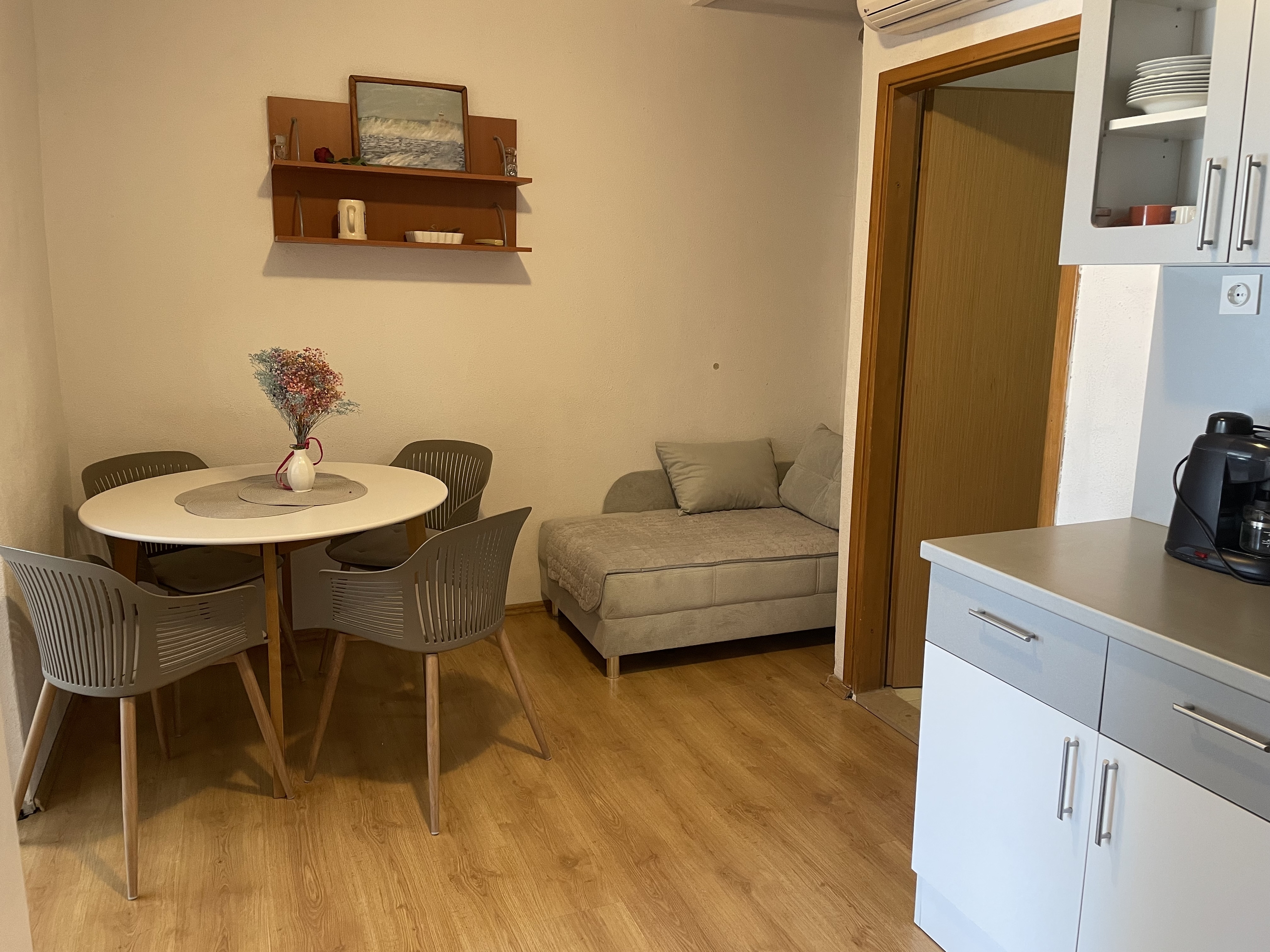 Two bedroom apartment with balcony Makarska (A-15200-b) Two bedroom apartment with balcony Makarska (A-15200-b)