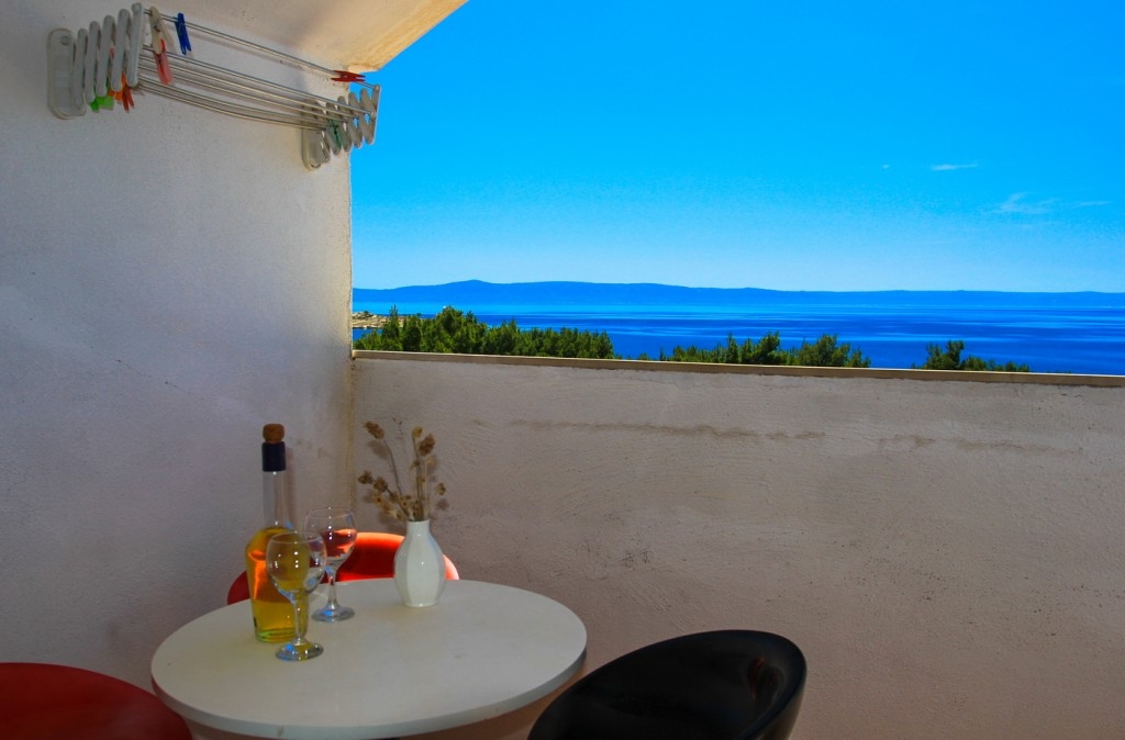 Two bedroom apartment with balcony and sea view Makarska (A-15200-d) Two bedroom apartment with balcony and sea view Makarska (A-15200-d)