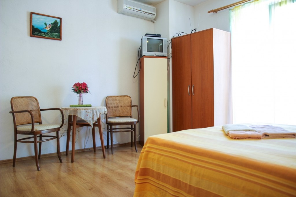 Studio flat with balcony and sea view Makarska (AS-15200-b) Studio flat with balcony and sea view Makarska (AS-15200-b)