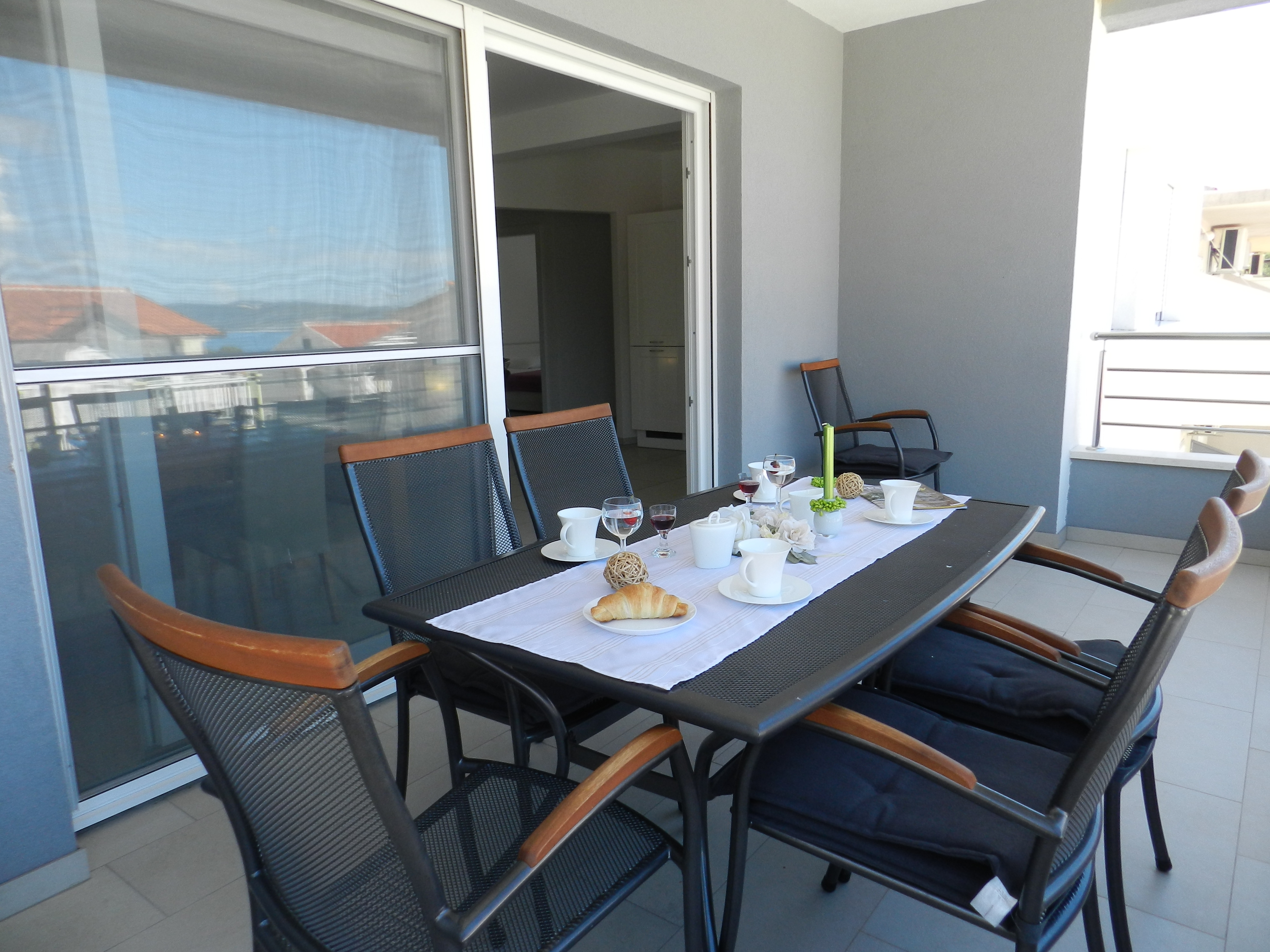 Three bedroom apartment with balcony and sea view Baška Voda, Makarska  A-a