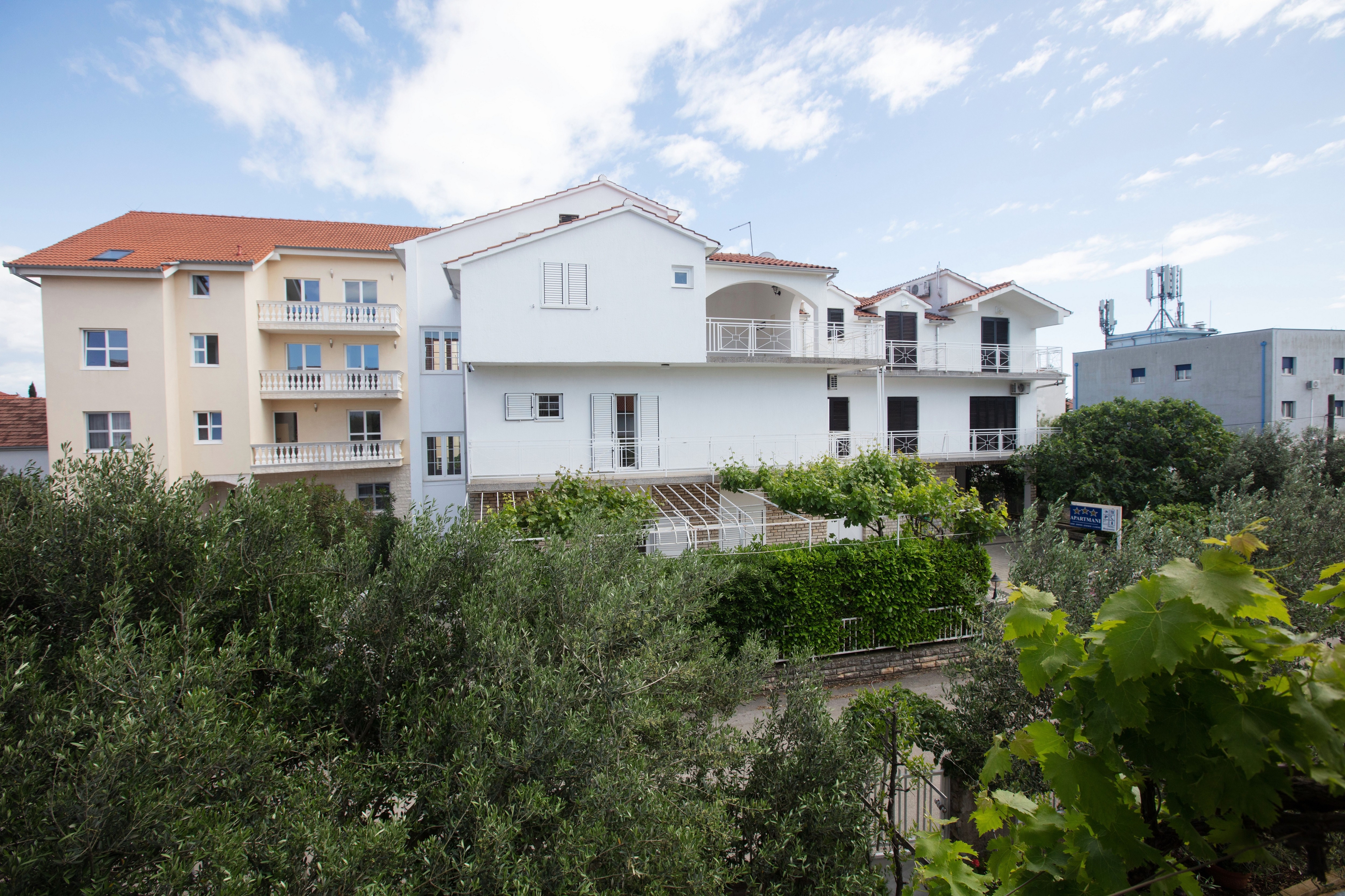 Two bedroom apartment with terrace Vodice  A-a