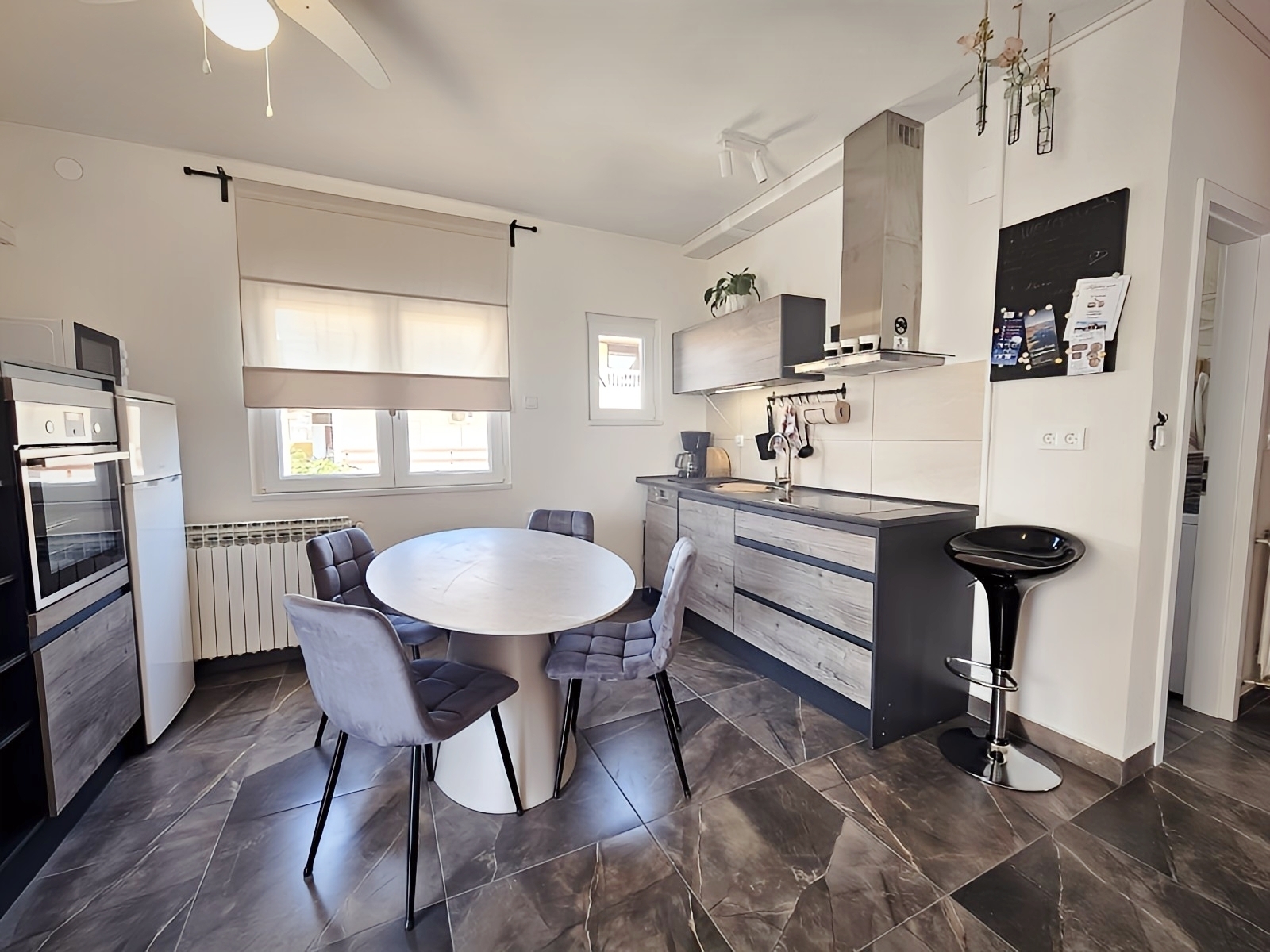 Two bedroom apartment with terrace Vodice  A-a