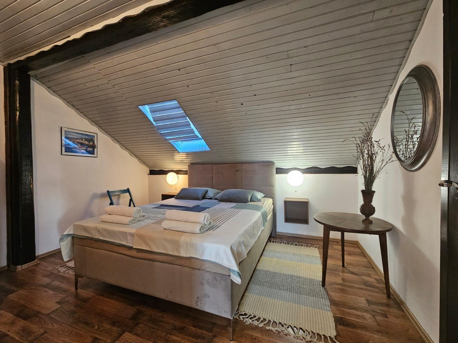 Two bedroom apartment with terrace Vodice  A-b