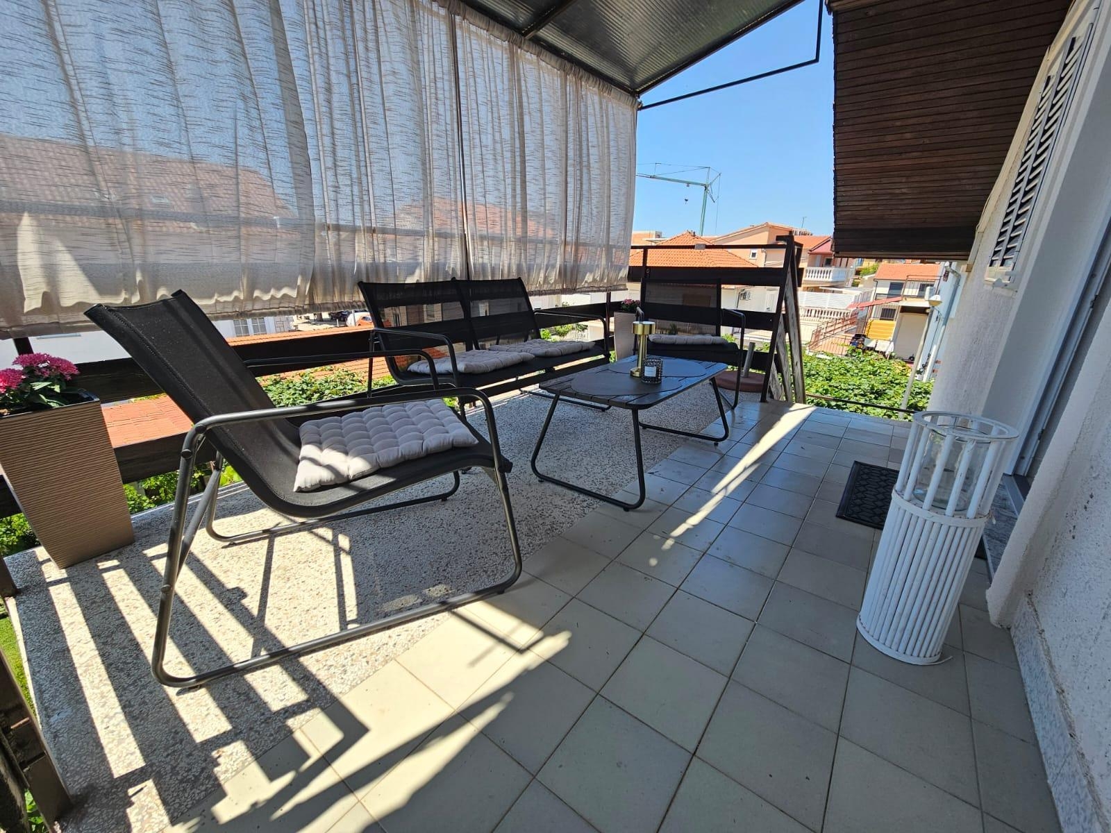 Two bedroom apartment with terrace Vodice  A-b