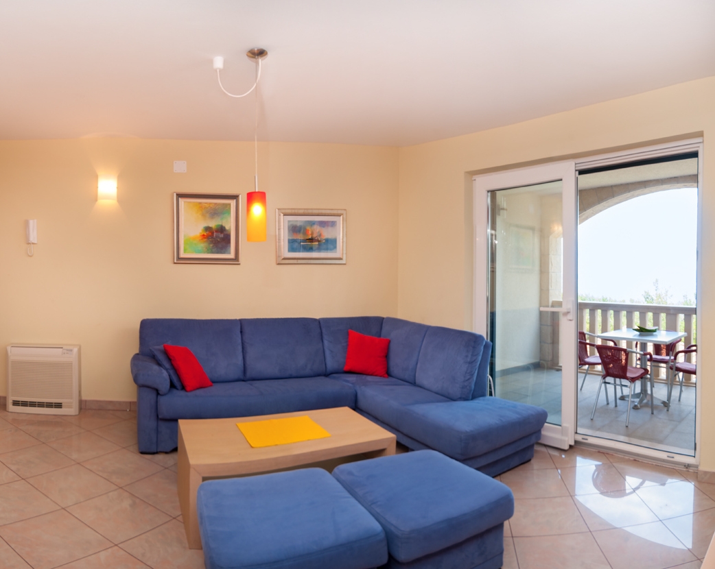 Two bedroom apartment with balcony and sea view Postira, Brač (A-15242-a) Two bedroom apartment with balcony and sea view Postira, Brač (A-15242-a)