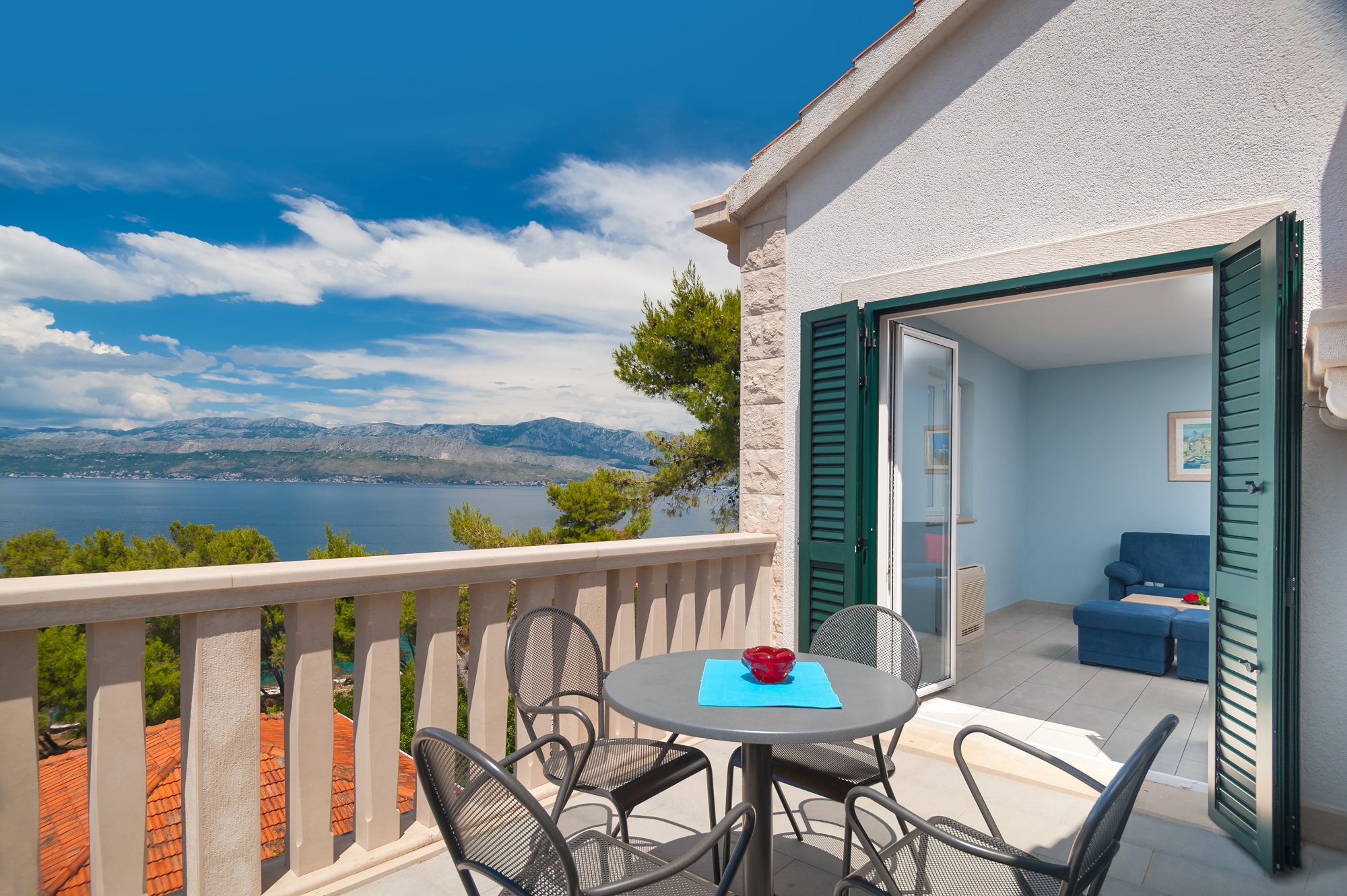 Two bedroom apartment with balcony and sea view Postira, Brač (A-15242-d) Two bedroom apartment with balcony and sea view Postira, Brač (A-15242-d)