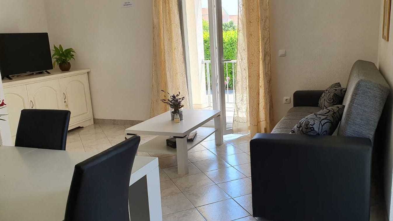 Two bedroom house with terrace Vodice (K-15243)