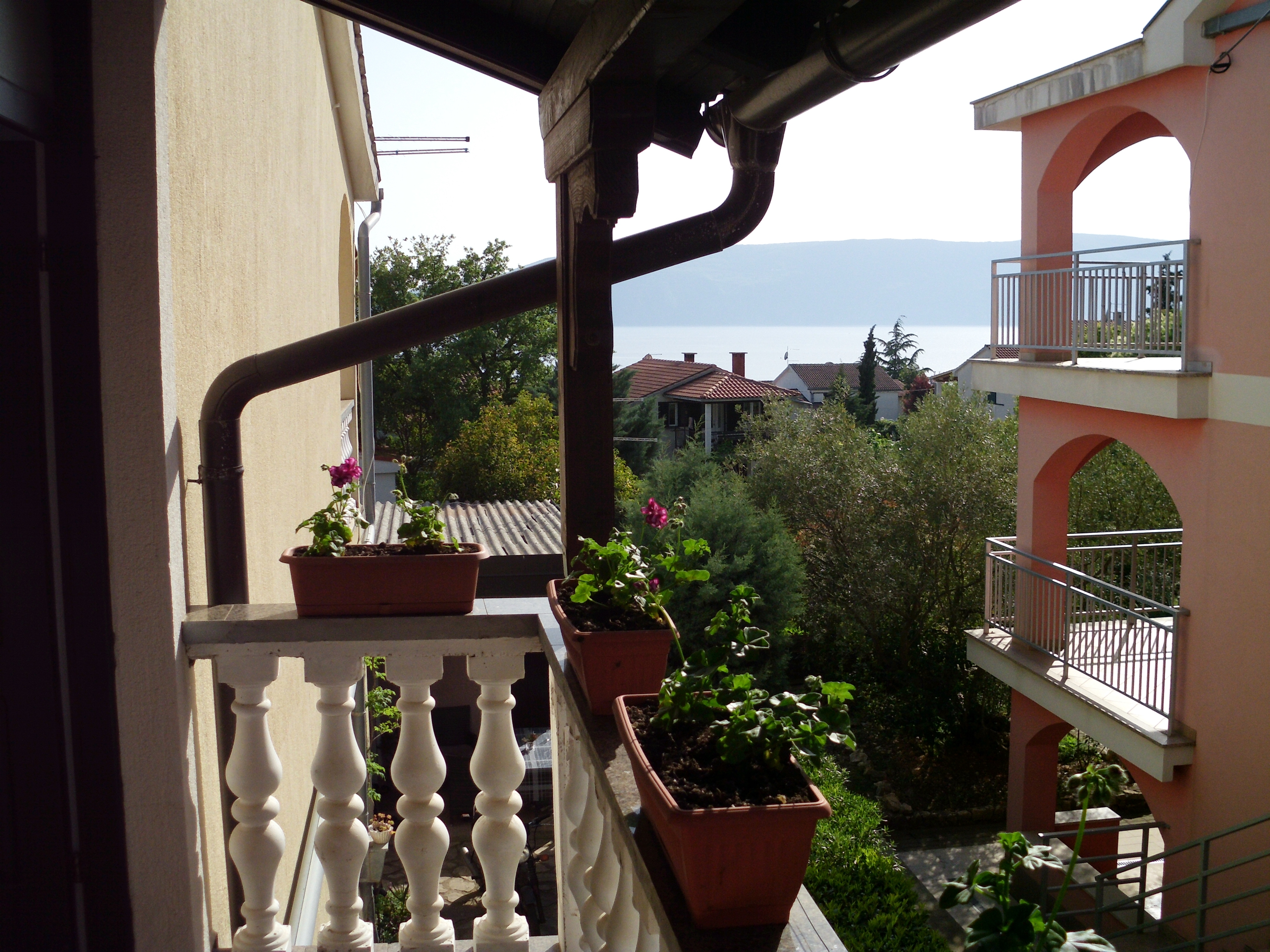 Two bedroom apartment with terrace and sea view Pinezići, Krk  A-b