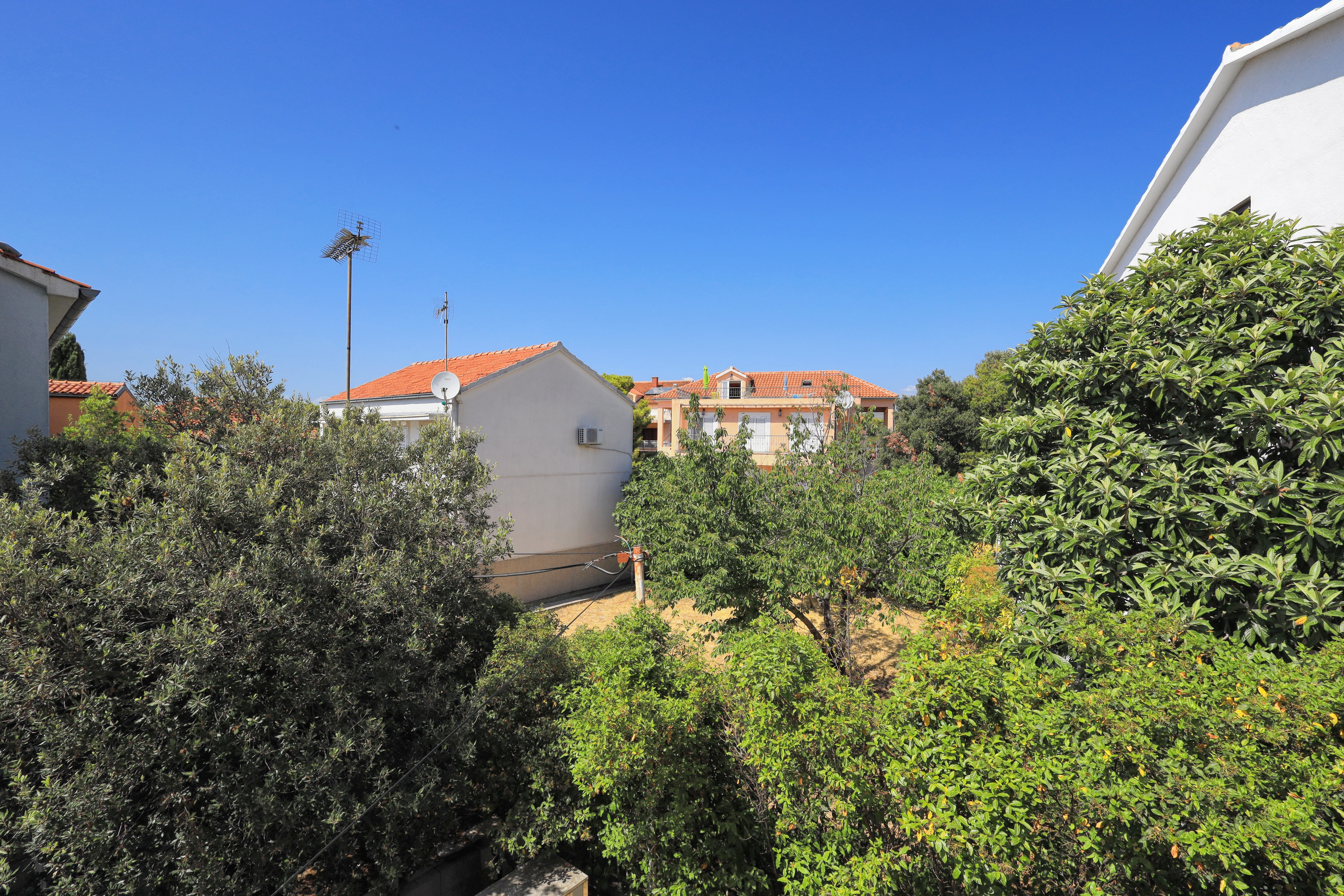 One bedroom apartment near beach Brodarica, Šibenik  A-a