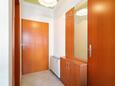 Brodarica, Chodba v ubytování typu apartment, s klimatizací a WiFi.
