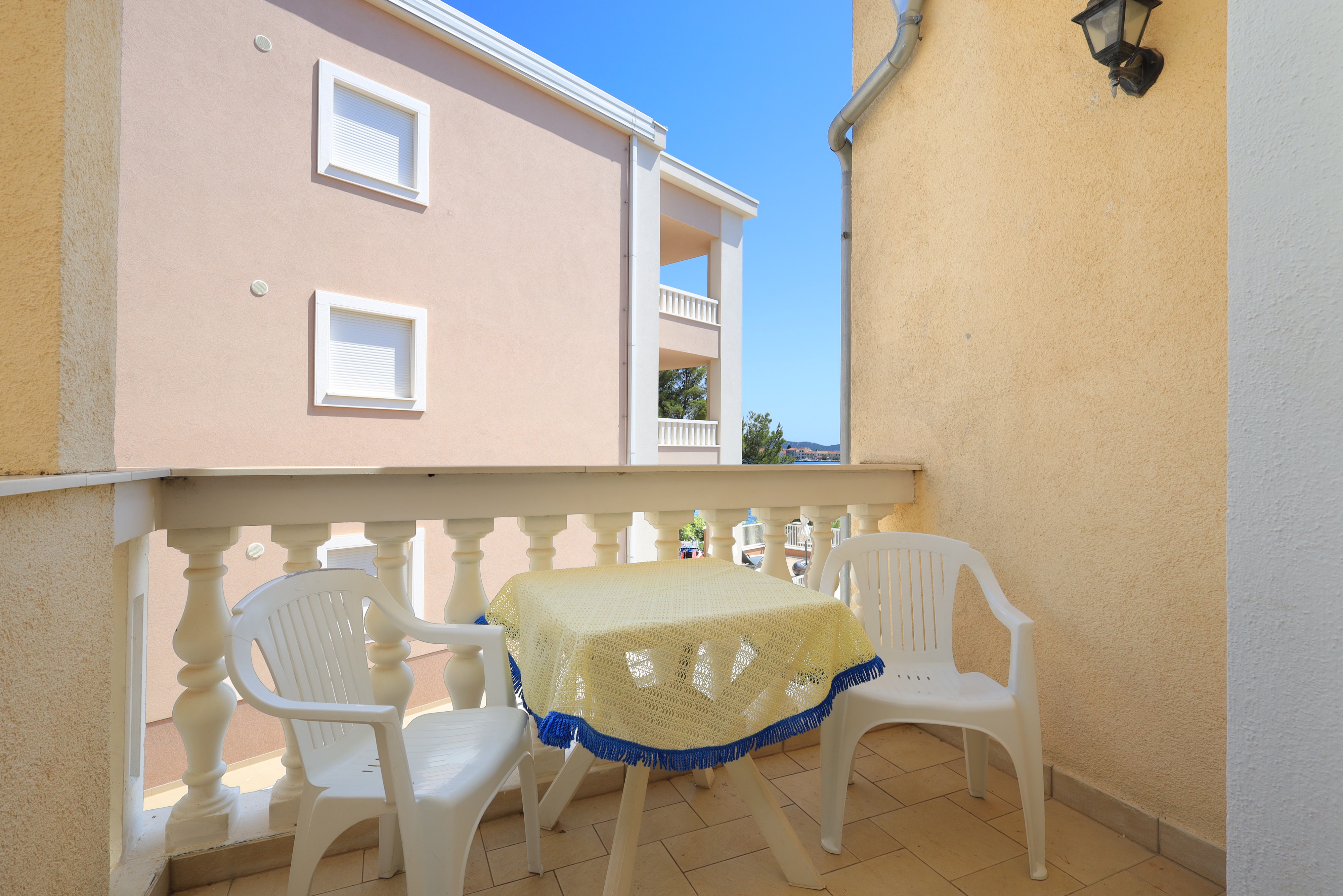 Two bedroom apartment near beach Brodarica, Šibenik  A-c