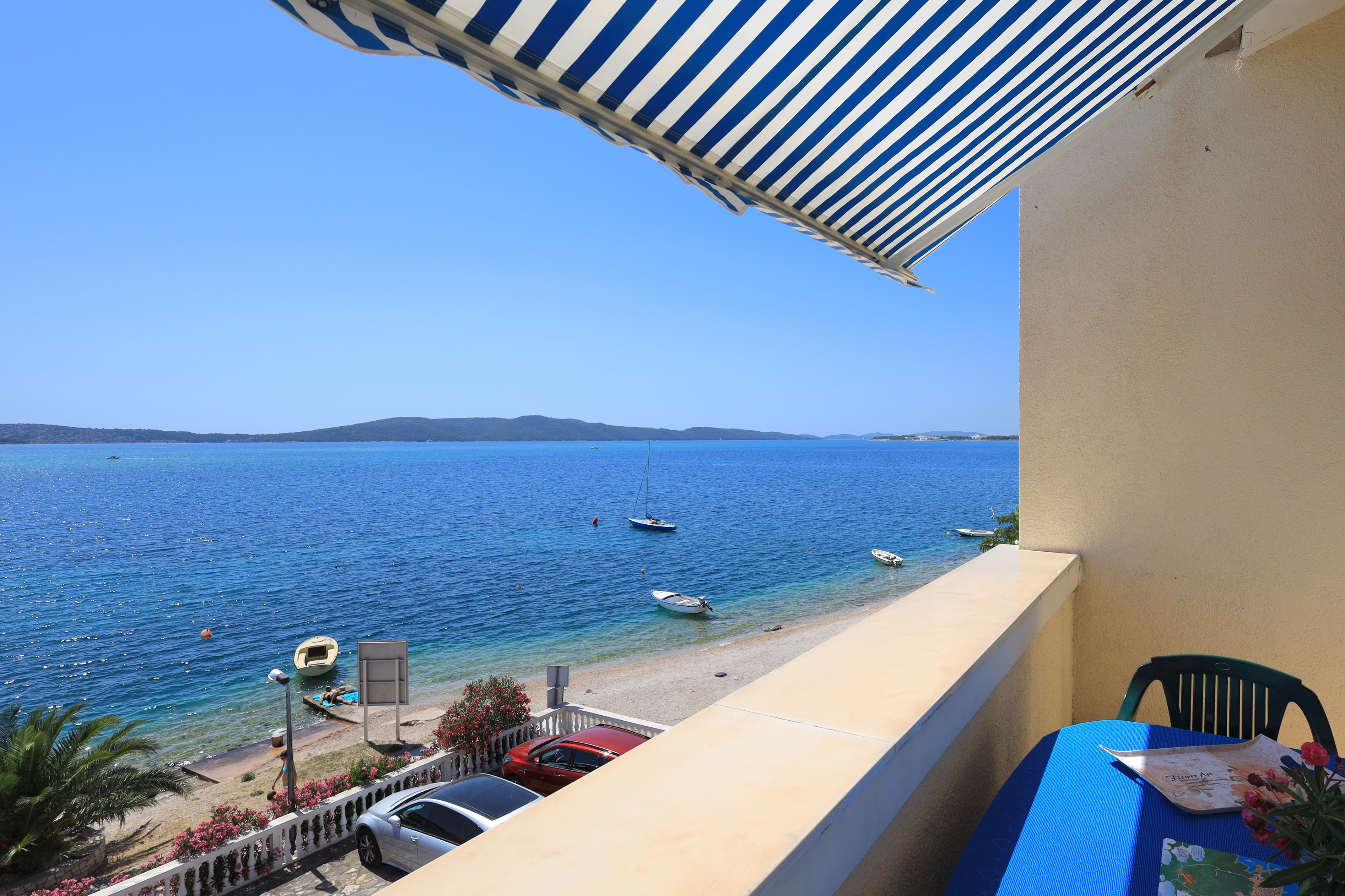 Two bedroom apartment near beach Brodarica, Šibenik  A-c